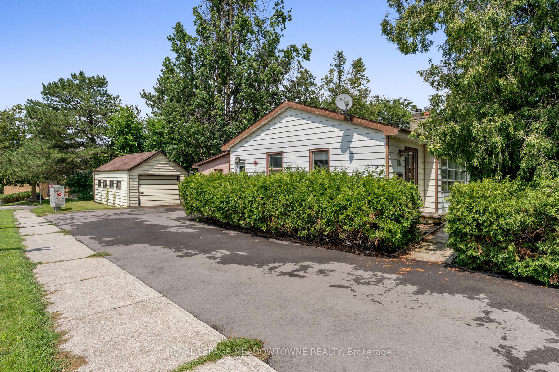 58 River Dr