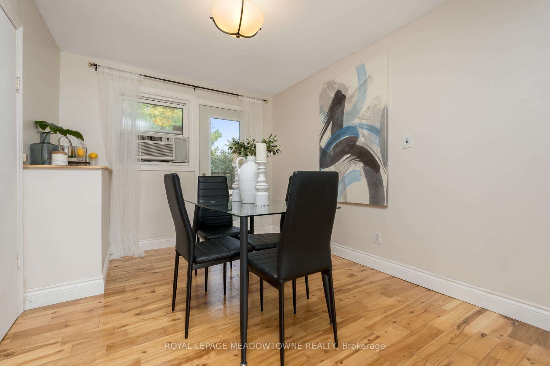 58 River Dr