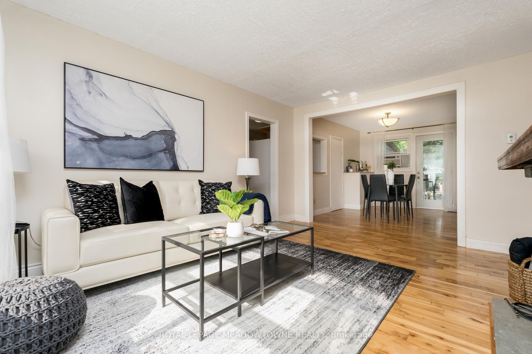 58 River Dr