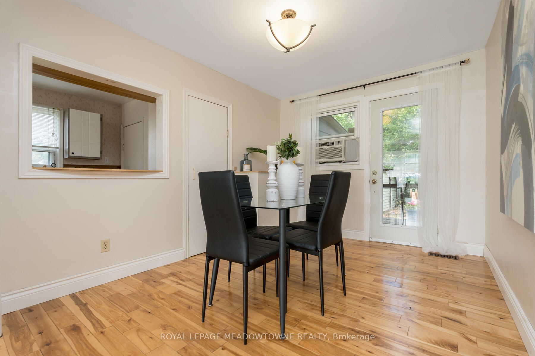 58 River Dr