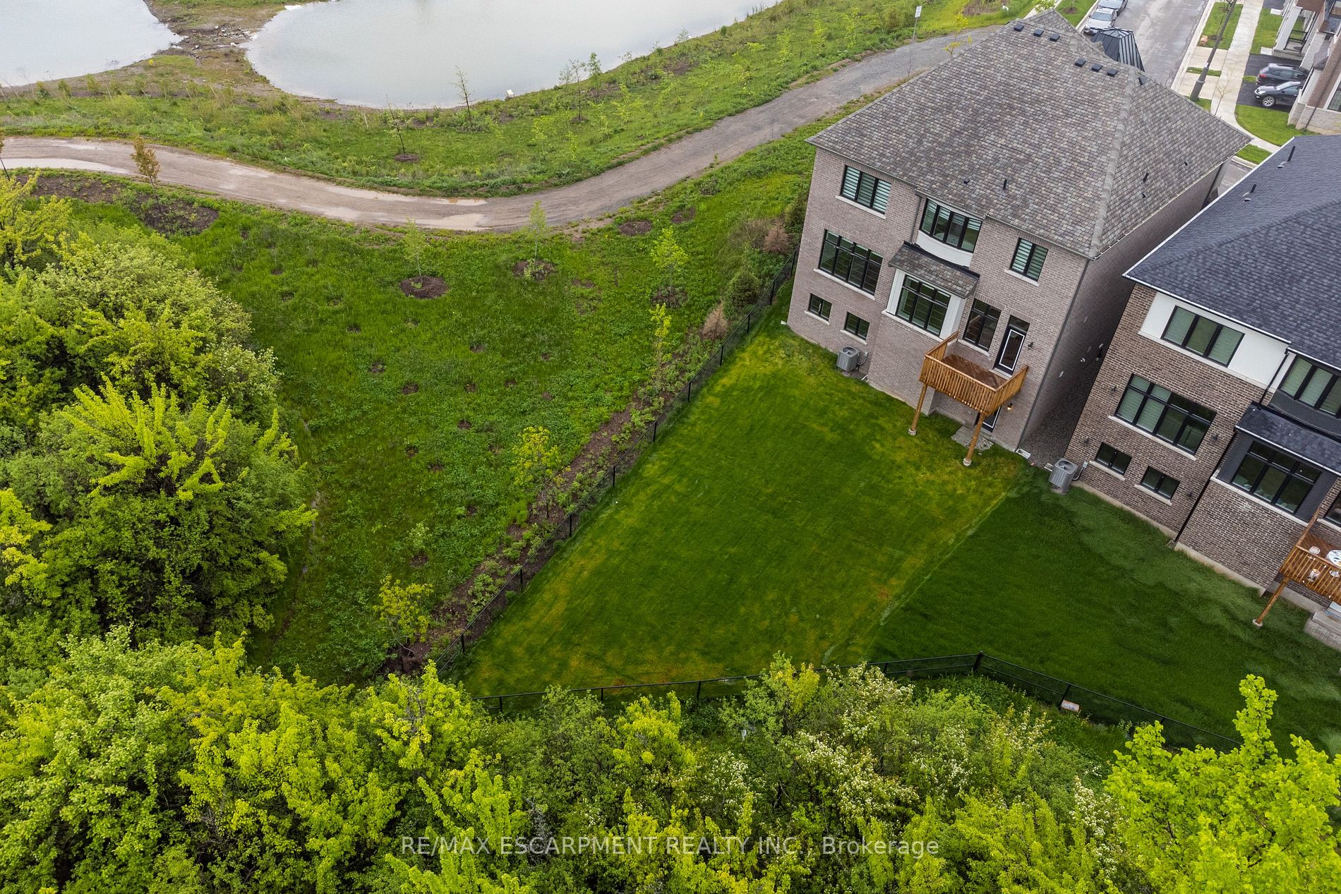 1416 Ford Strathy Crescent