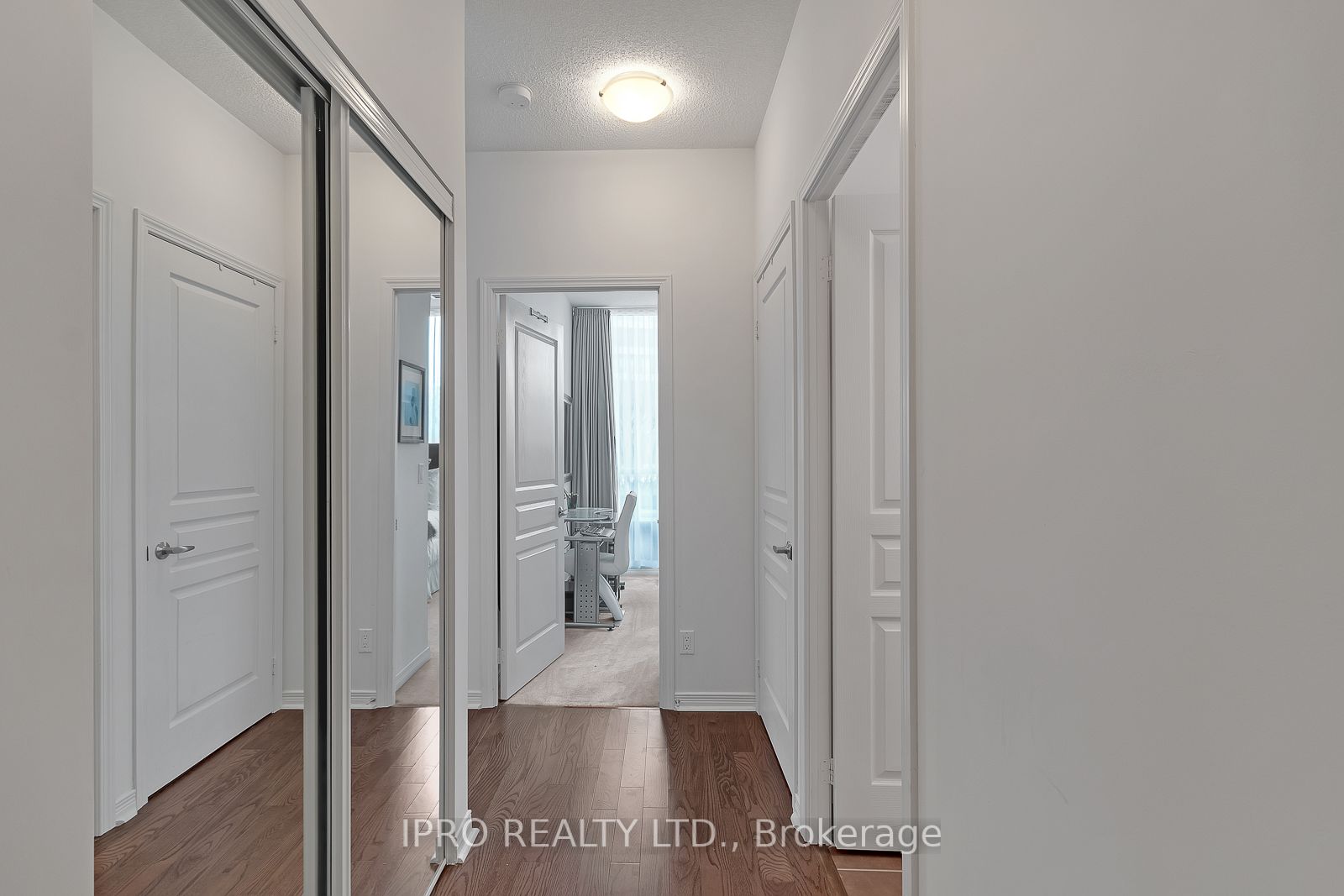 Listing W6712296 - Large Photo # 2