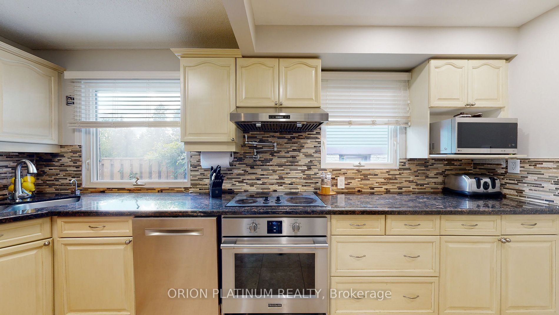 1448 Jefferson Cres