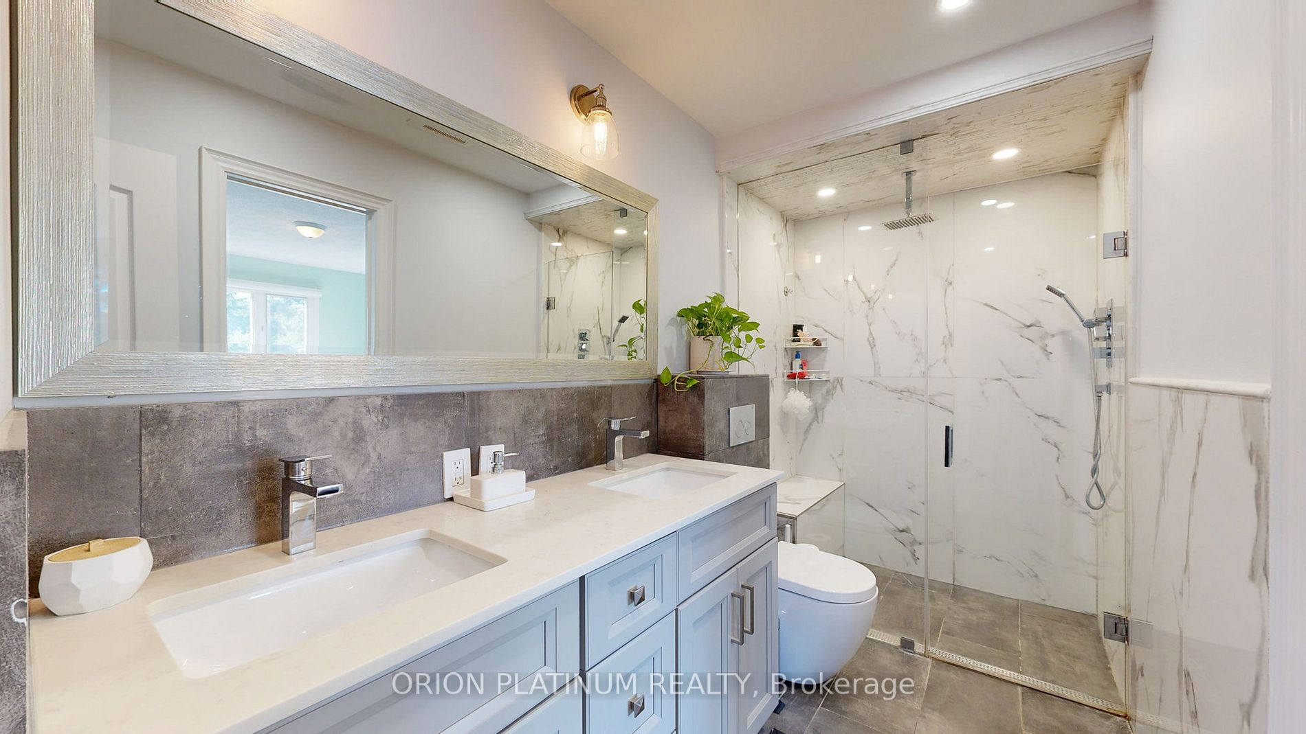 1448 Jefferson Cres