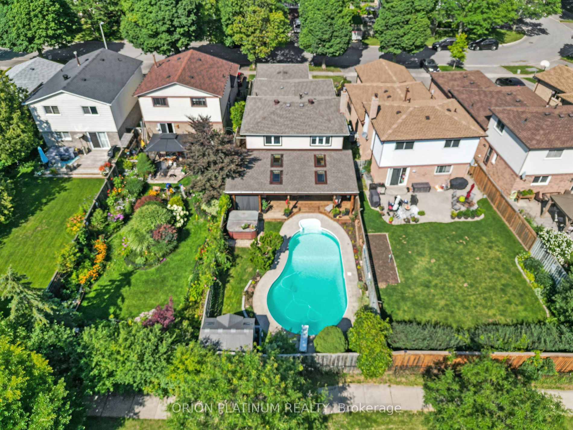 1448 Jefferson Cres