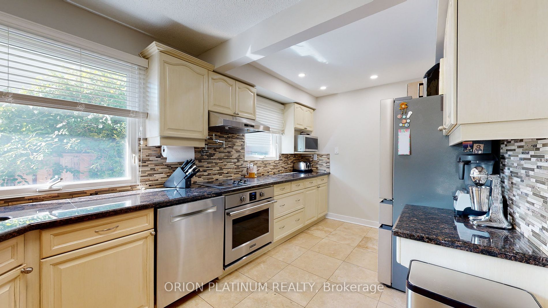 1448 Jefferson Cres