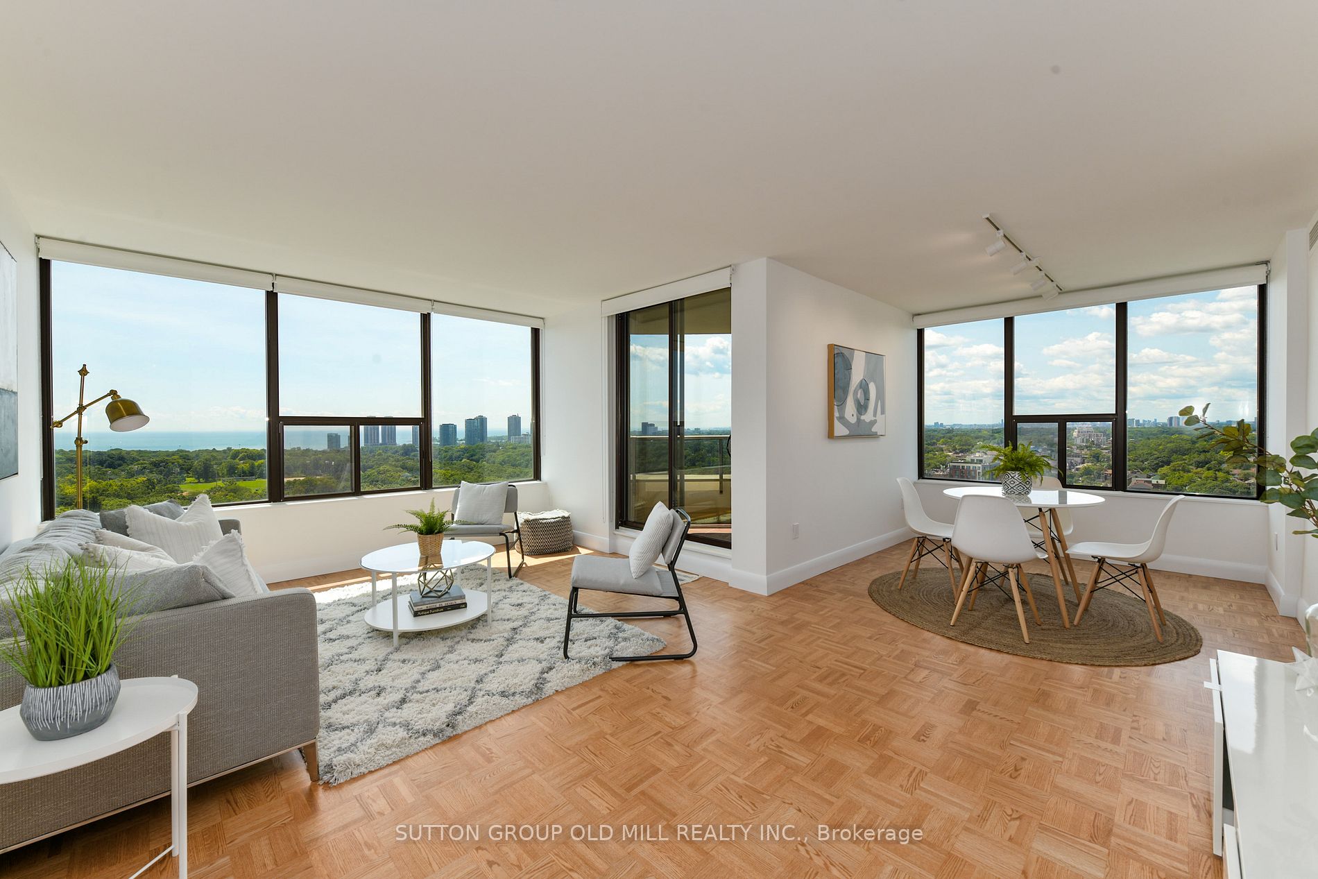 50 Quebec Ave, #1902