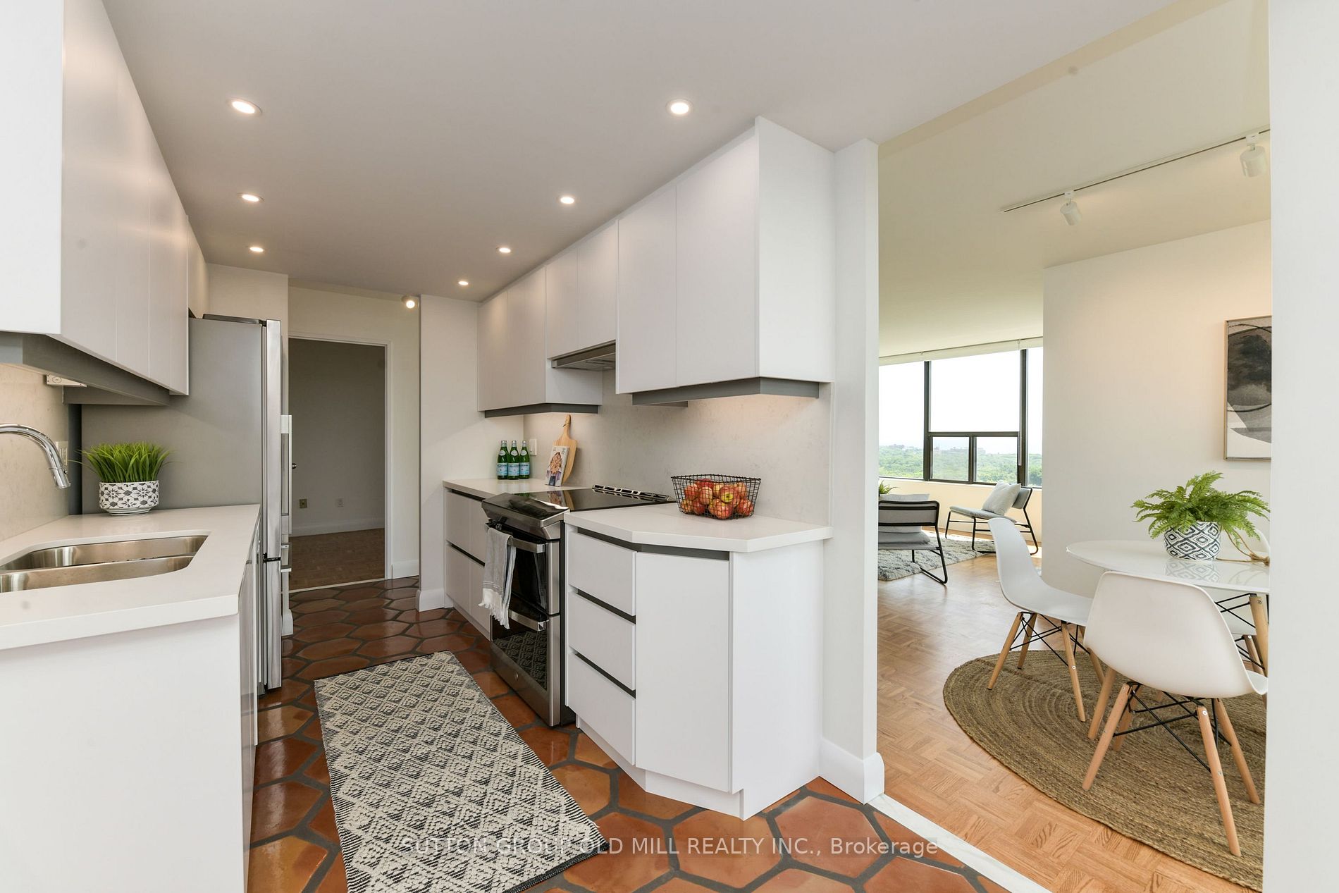 50 Quebec Ave, #1902