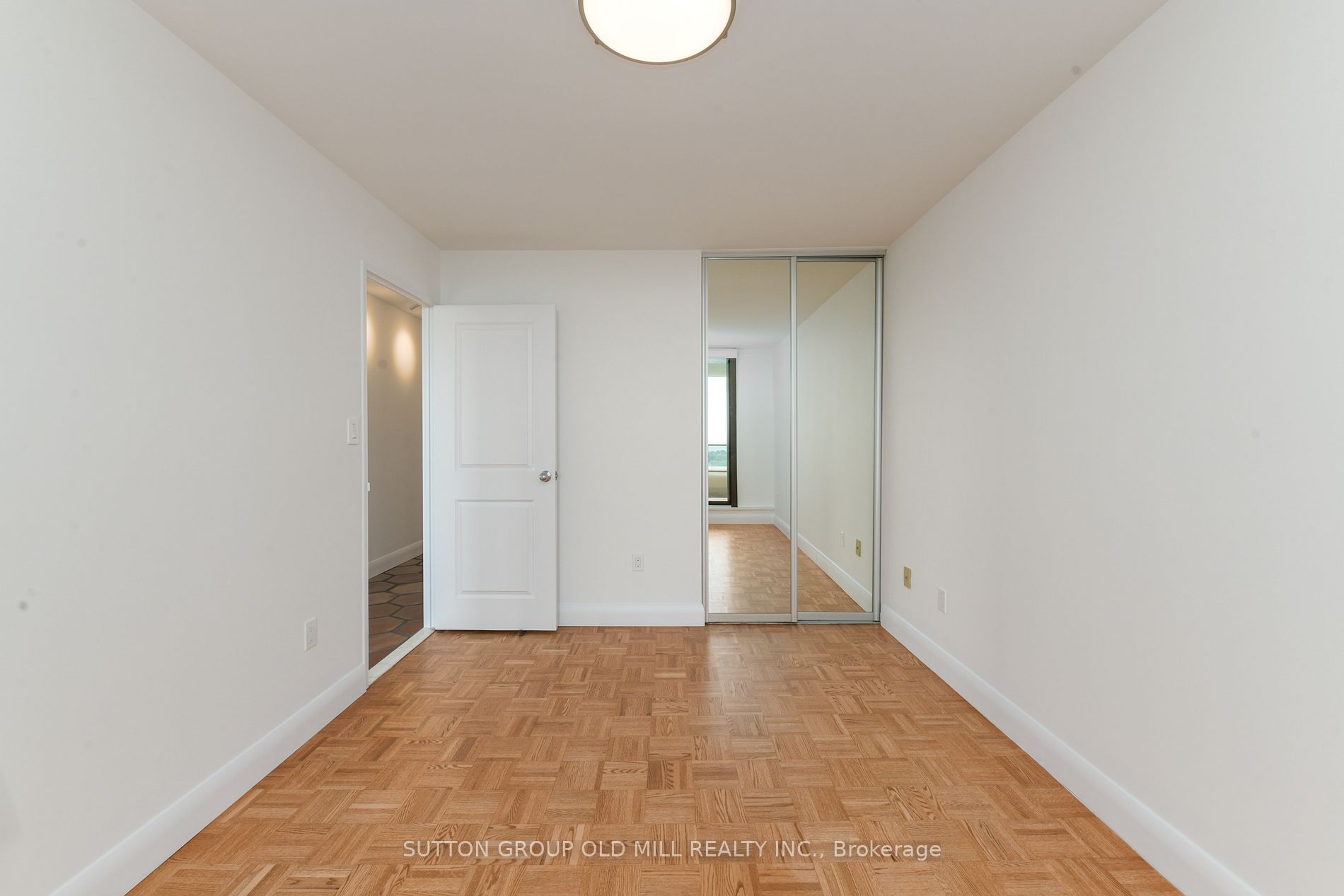 50 Quebec Ave, #1902