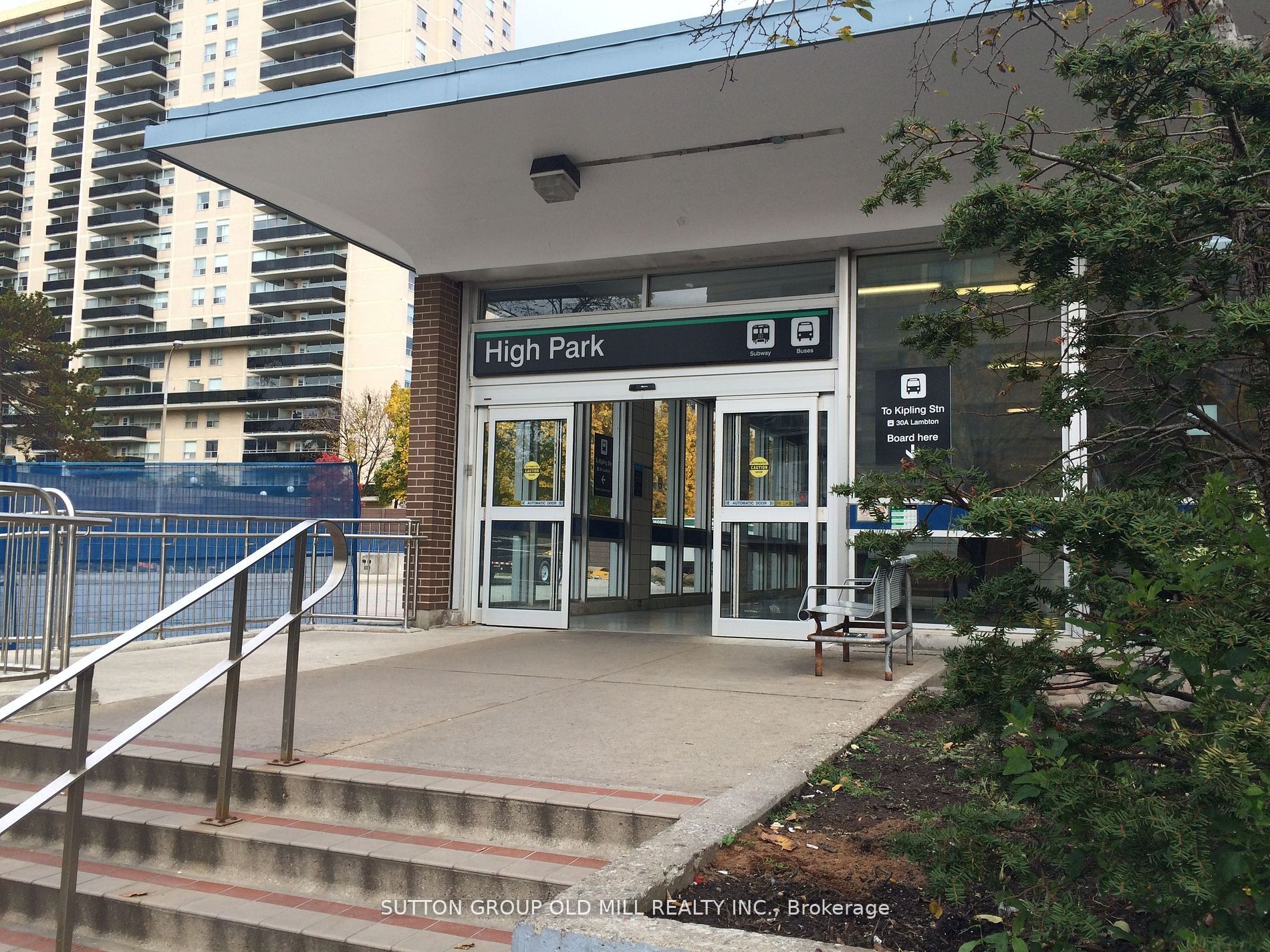50 Quebec Ave, #1902