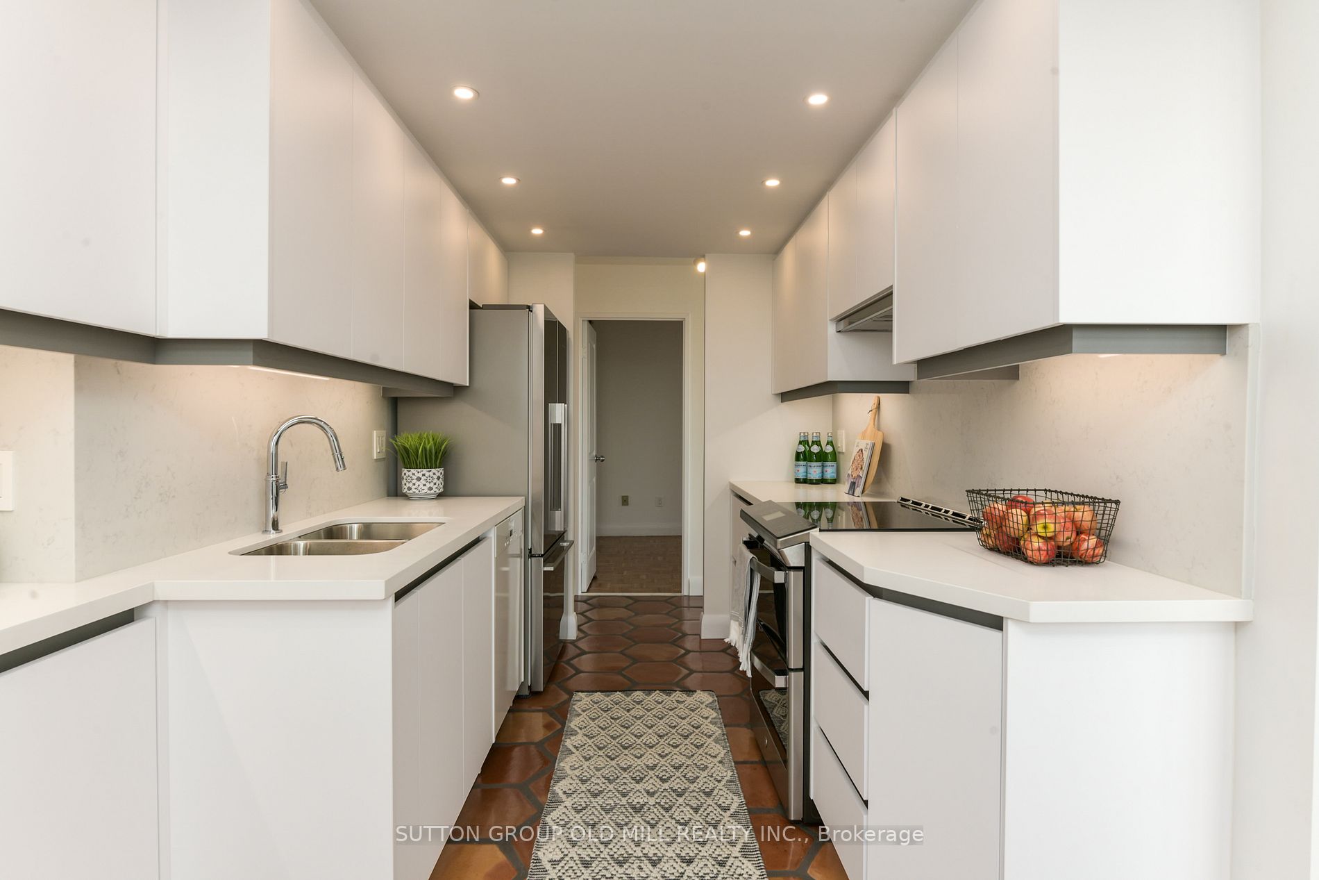 50 Quebec Ave, #1902