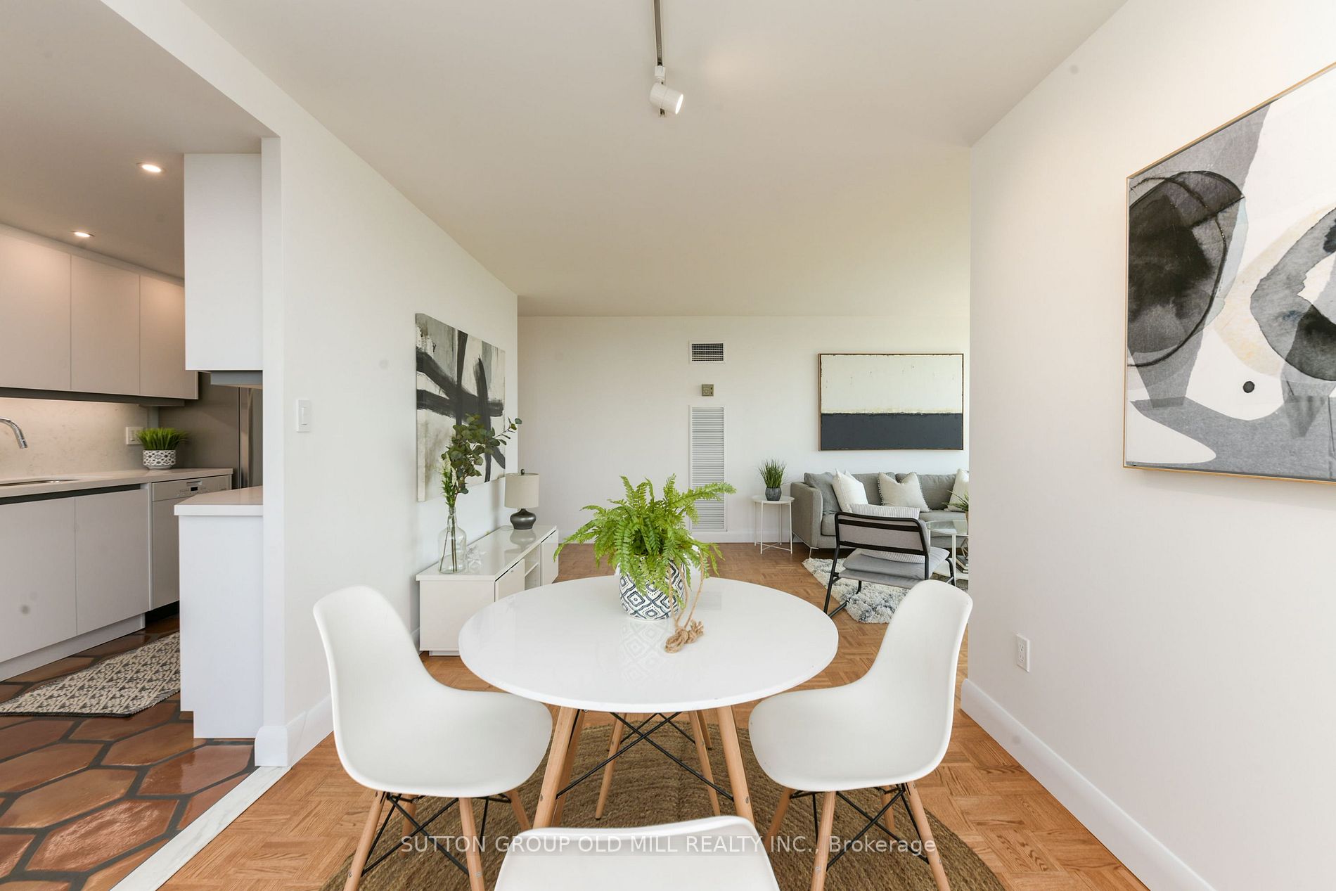 50 Quebec Ave, #1902
