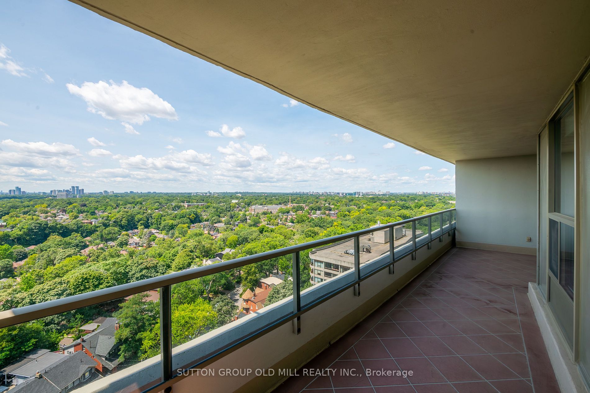 50 Quebec Ave, #1902