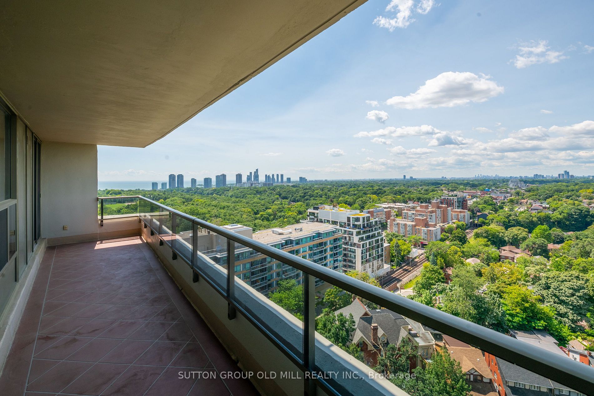 50 Quebec Ave, #1902