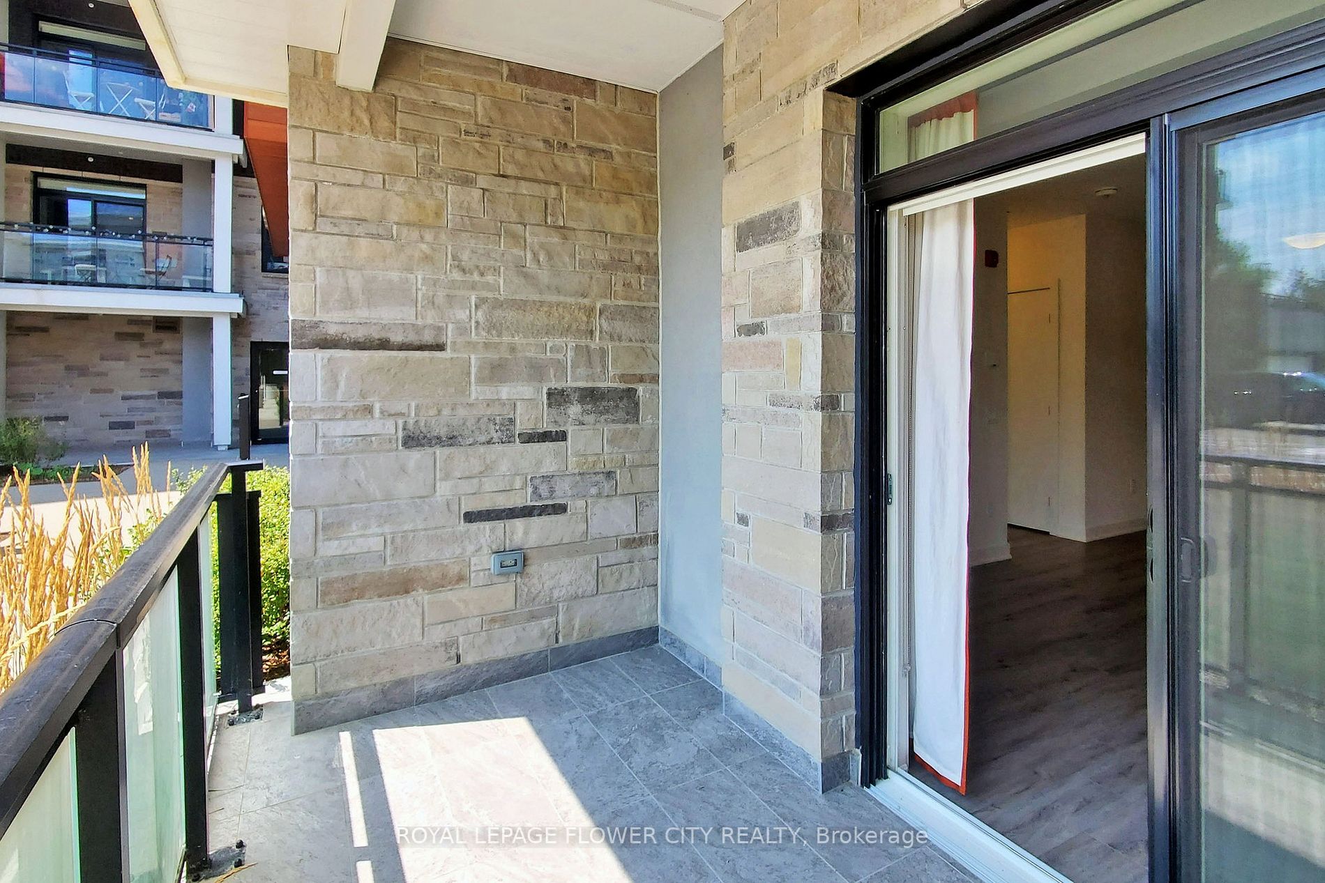 320 Plains Rd, #106