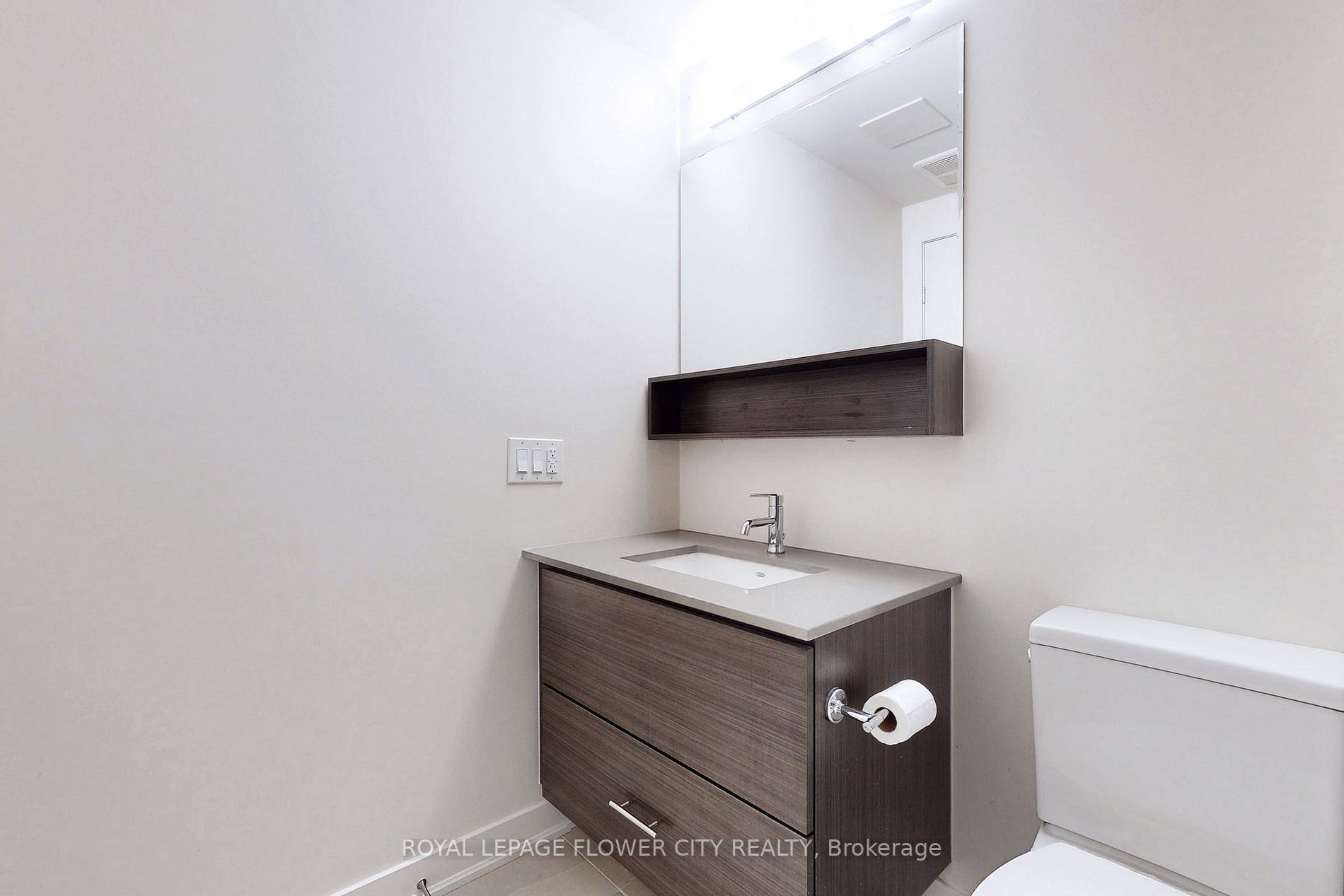 320 Plains Rd, #106