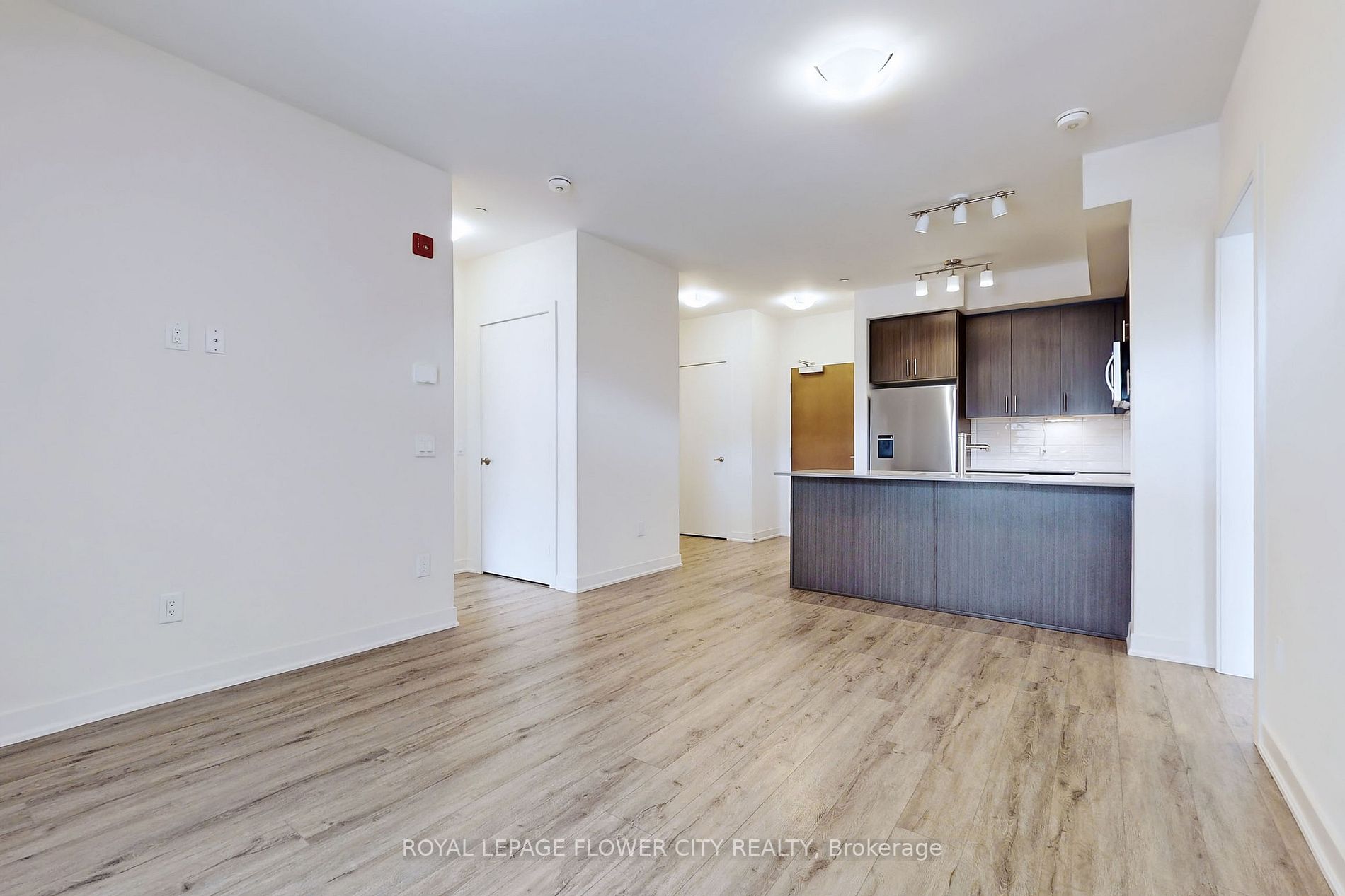 320 Plains Rd, #106