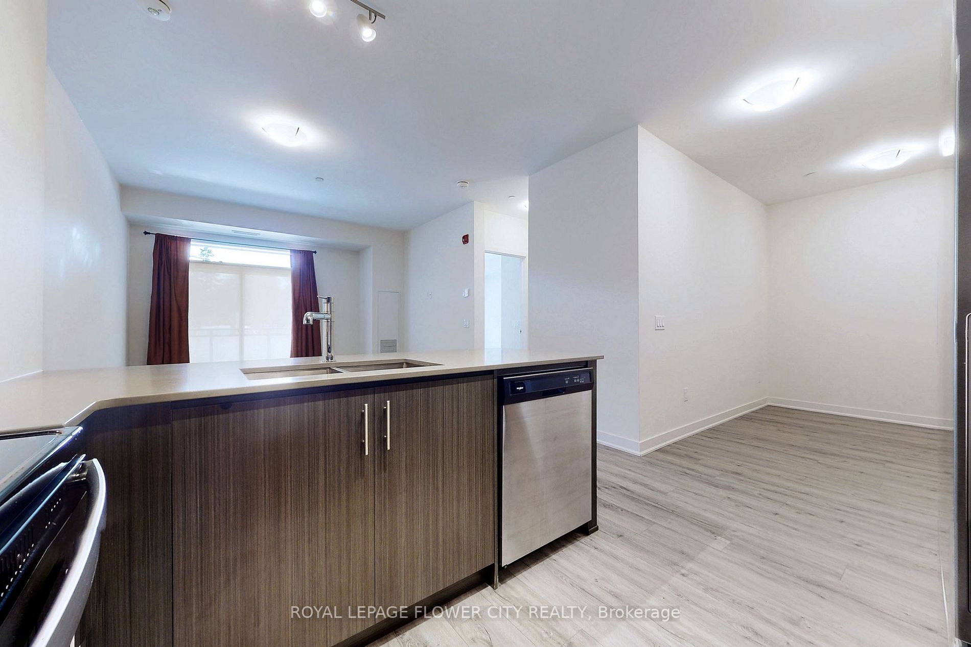 320 Plains Rd, #106