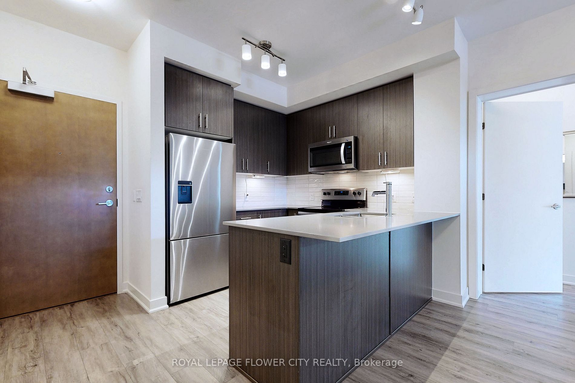 320 Plains Rd, #106