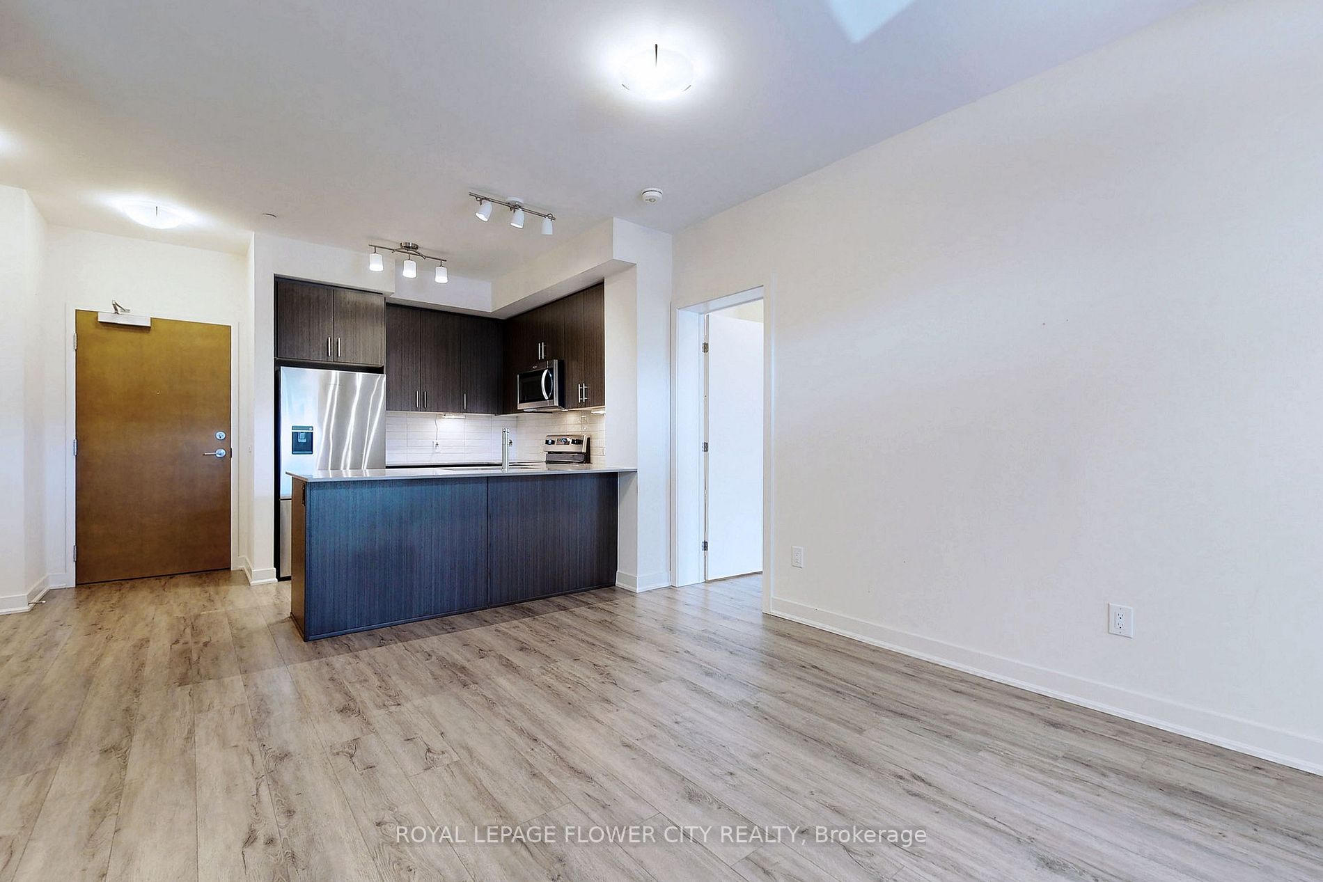 320 Plains Rd, #106