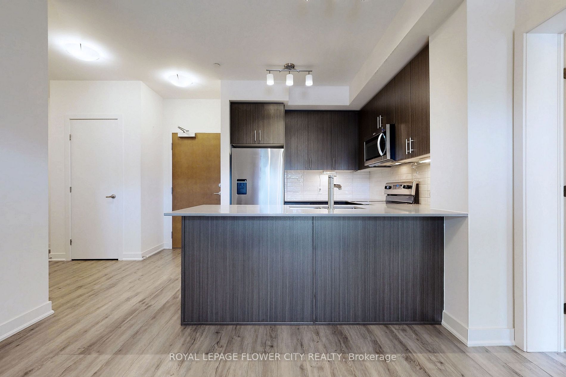 320 Plains Rd, #106