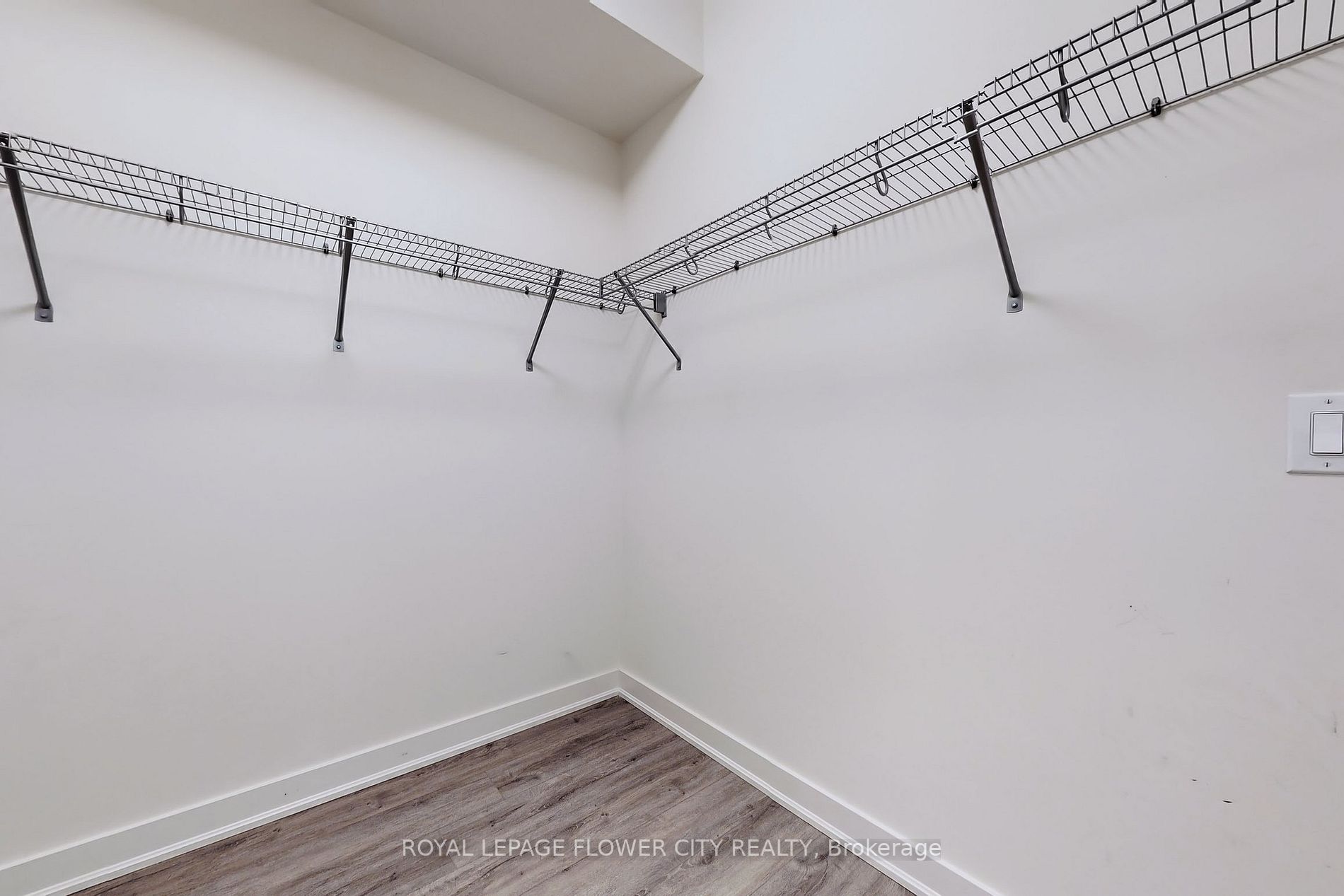 320 Plains Rd, #106