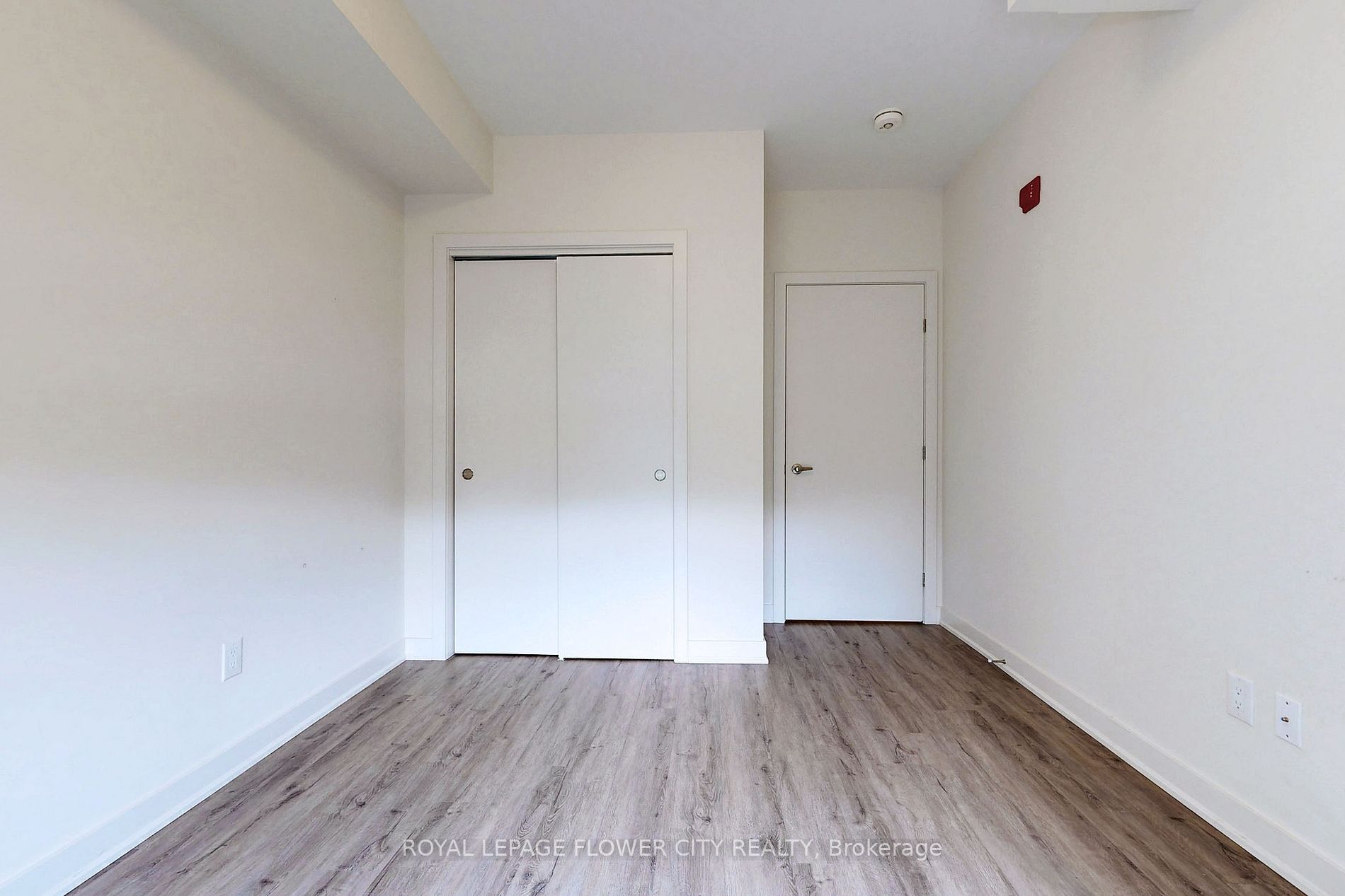 320 Plains Rd, #106
