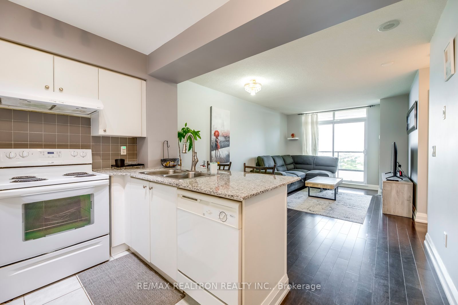 220 Forum Dr, #1412