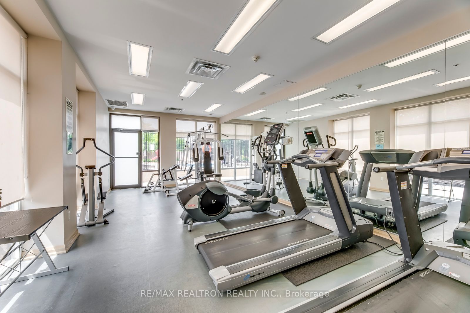 220 Forum Dr, #1412