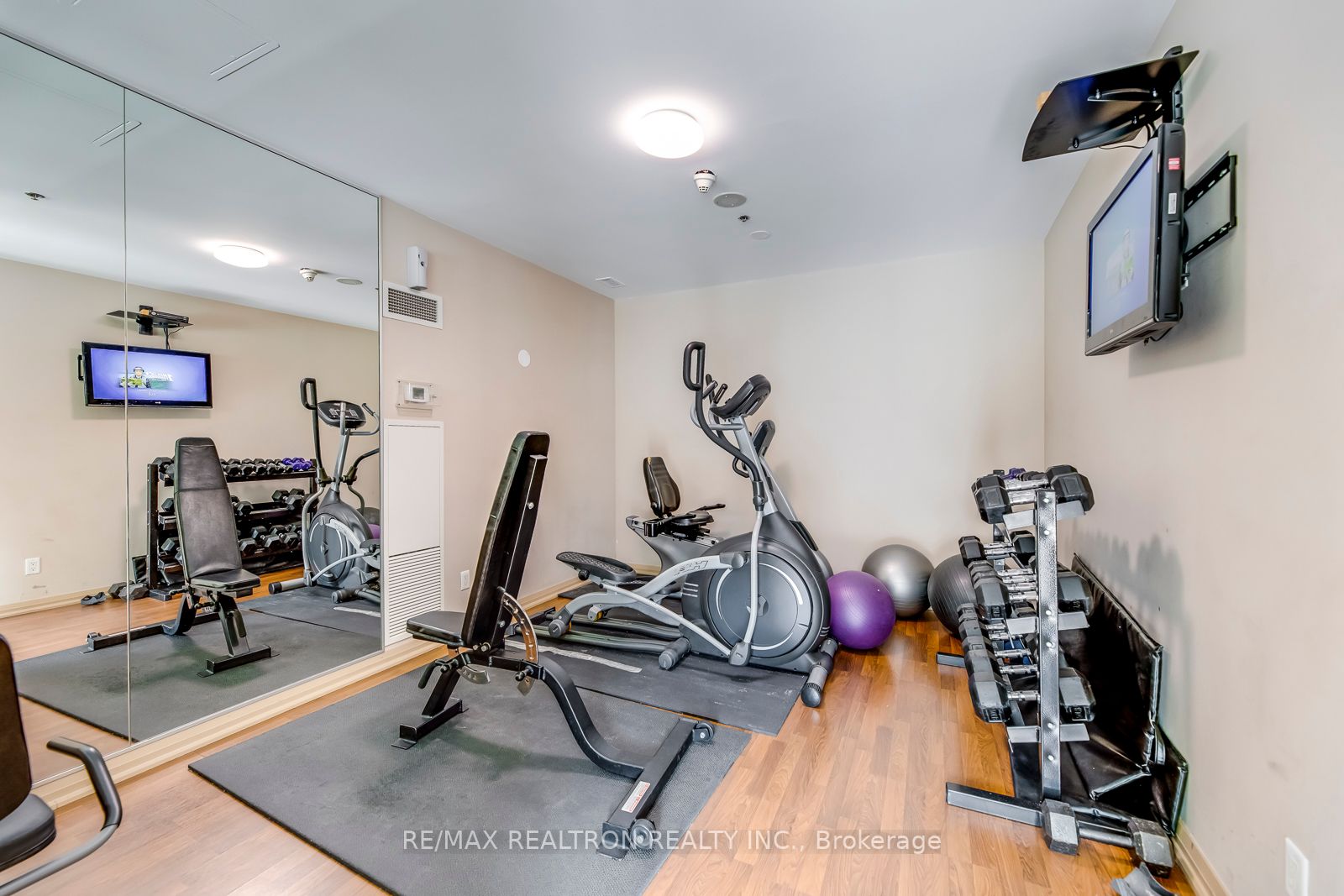 220 Forum Dr, #1412