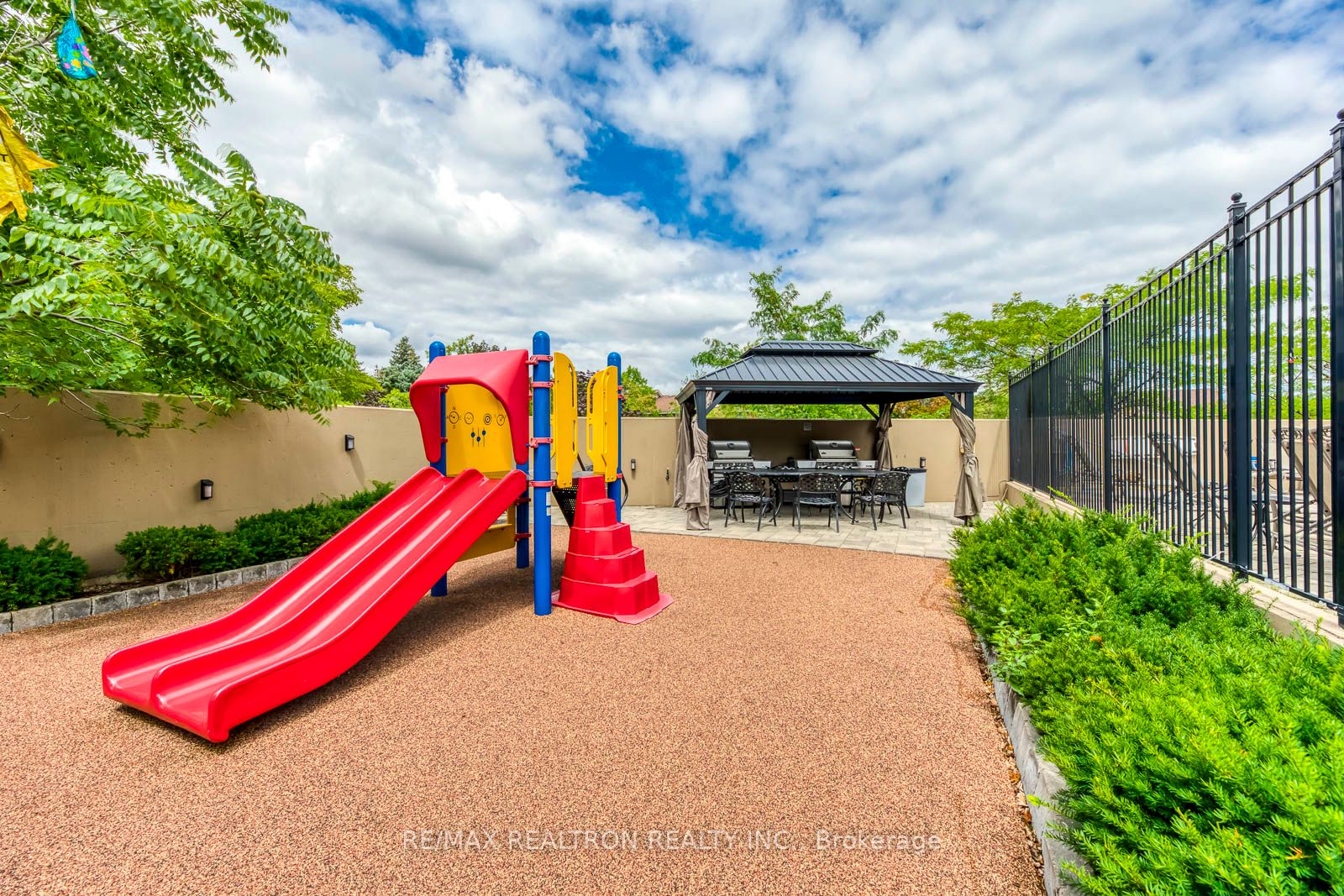 220 Forum Dr, #1412