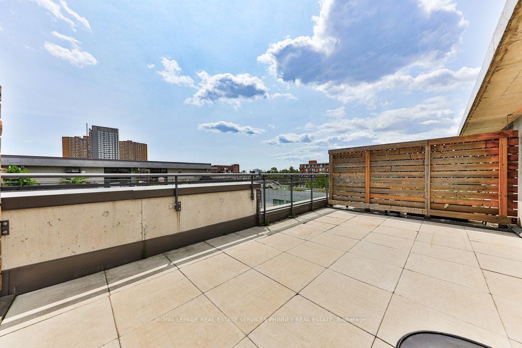15 Sousa Mendes St, #703
