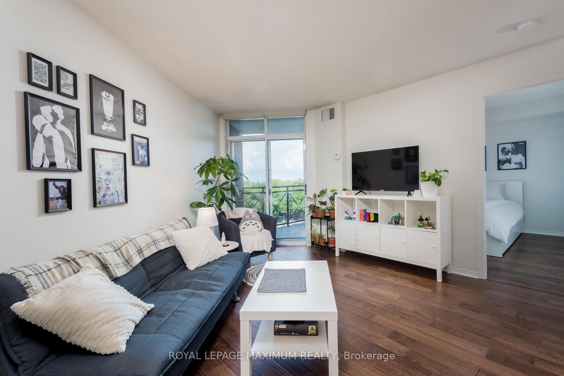 2772 Keele St, #416