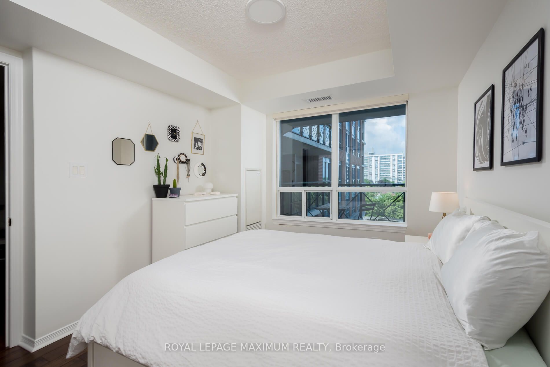 2772 Keele St, #416