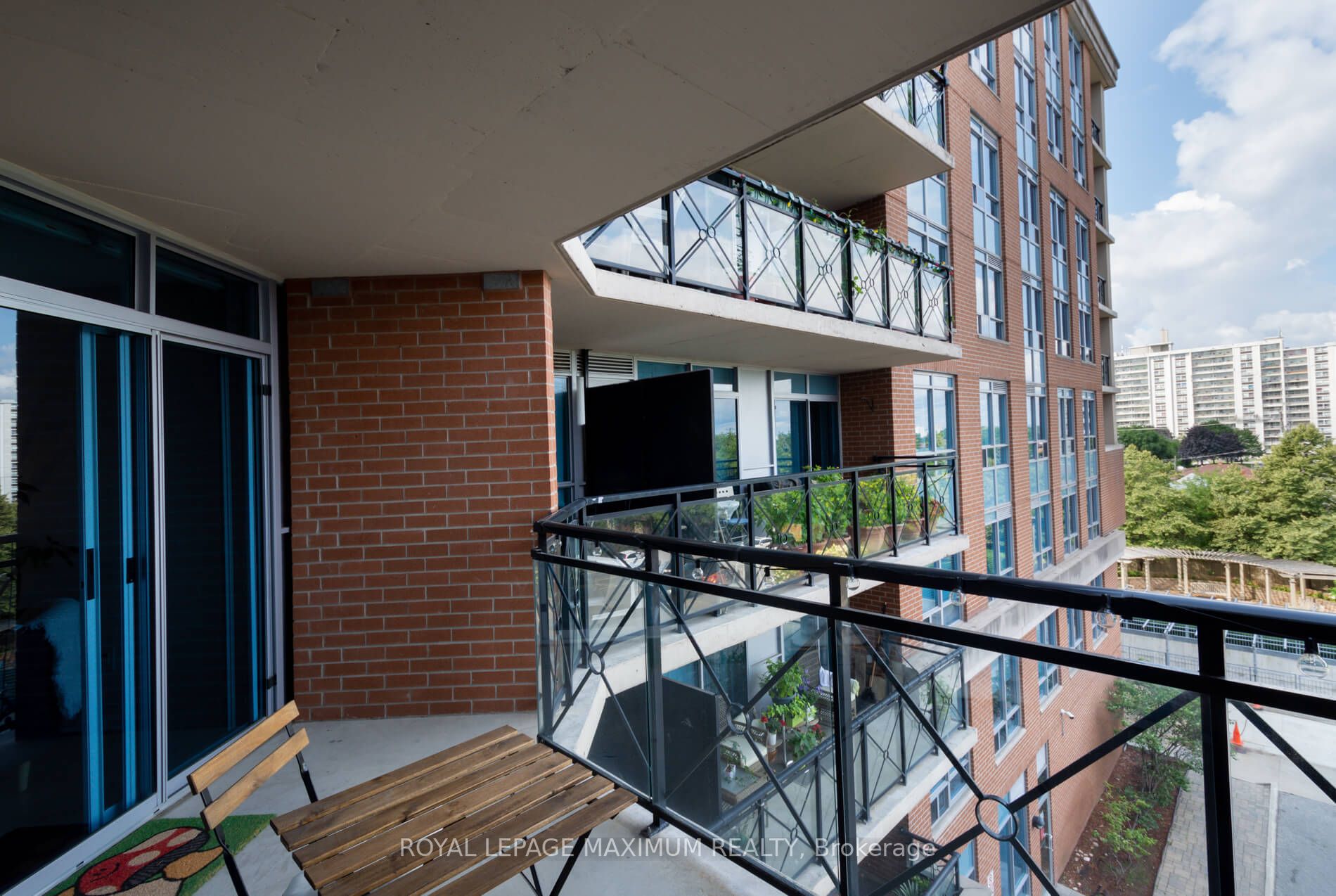 2772 Keele St, #416