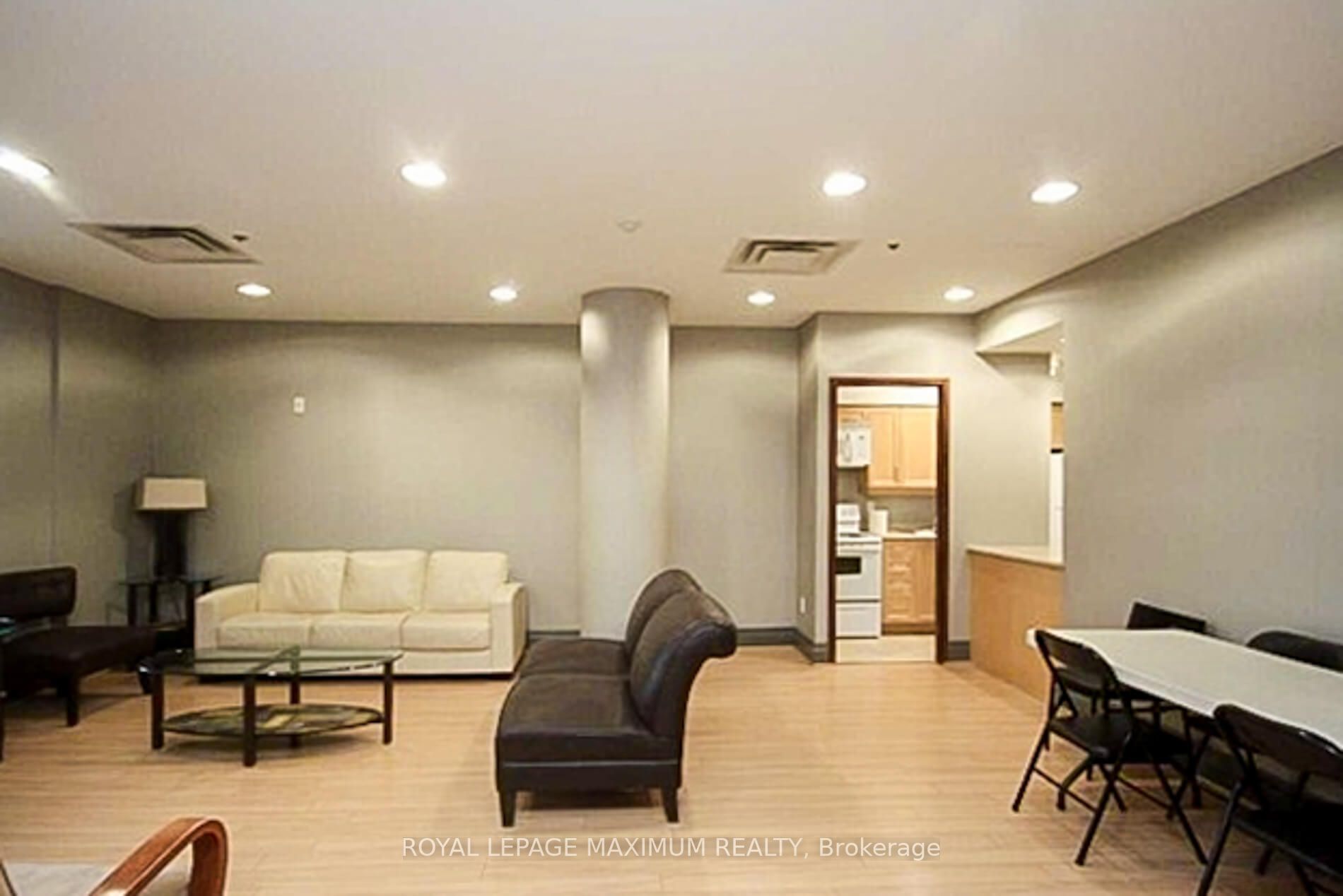 2772 Keele St, #416