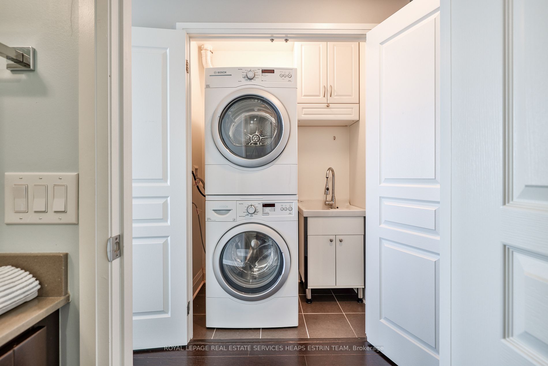 1 Hurontario St, #1002