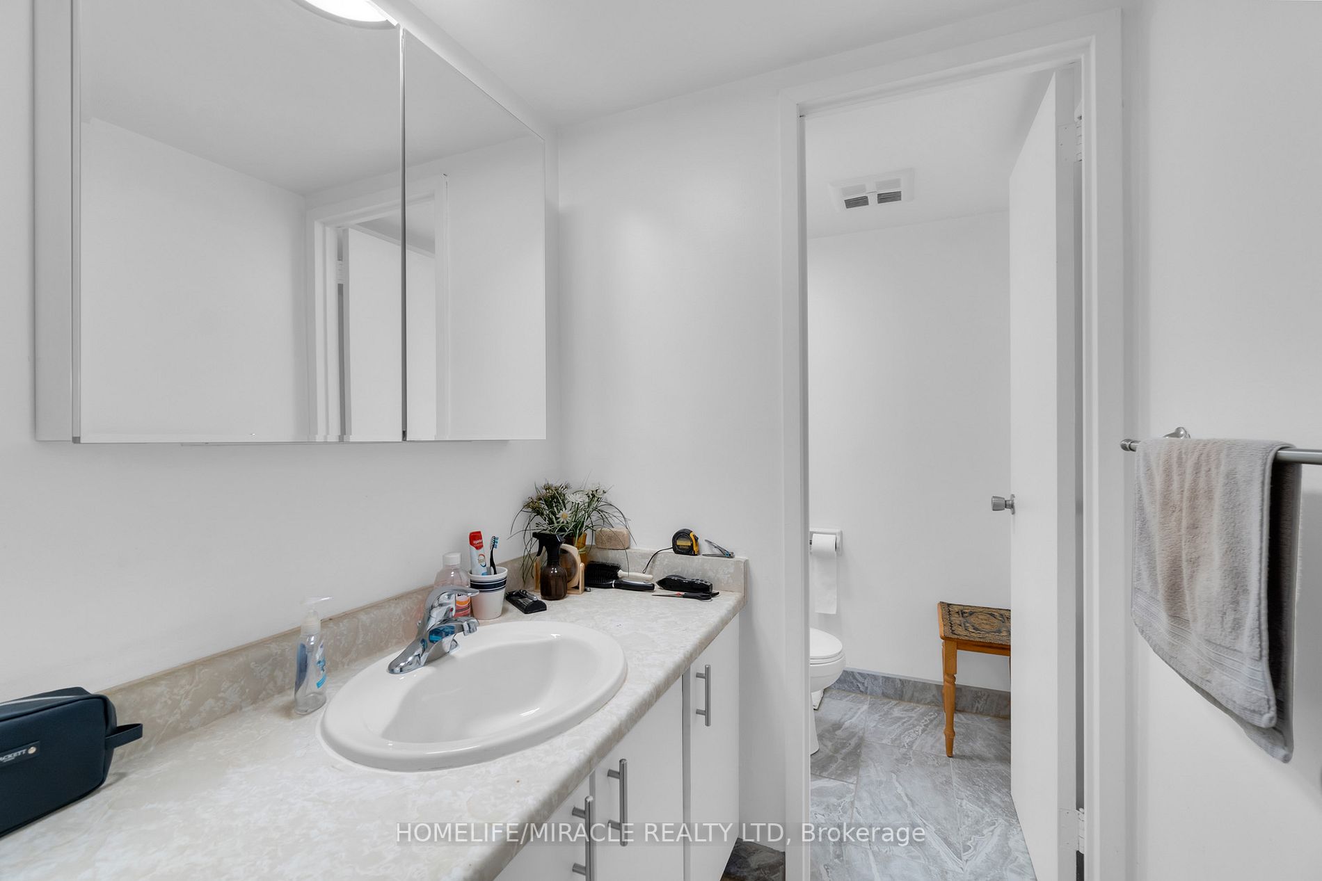 49 Silverstone Dr, #1108
