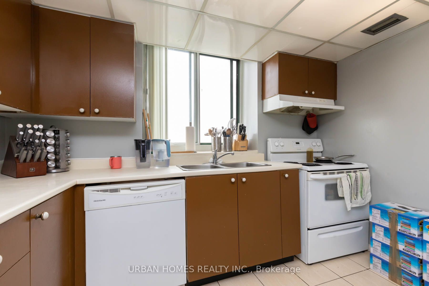 145 Hillcrest Ave, #803