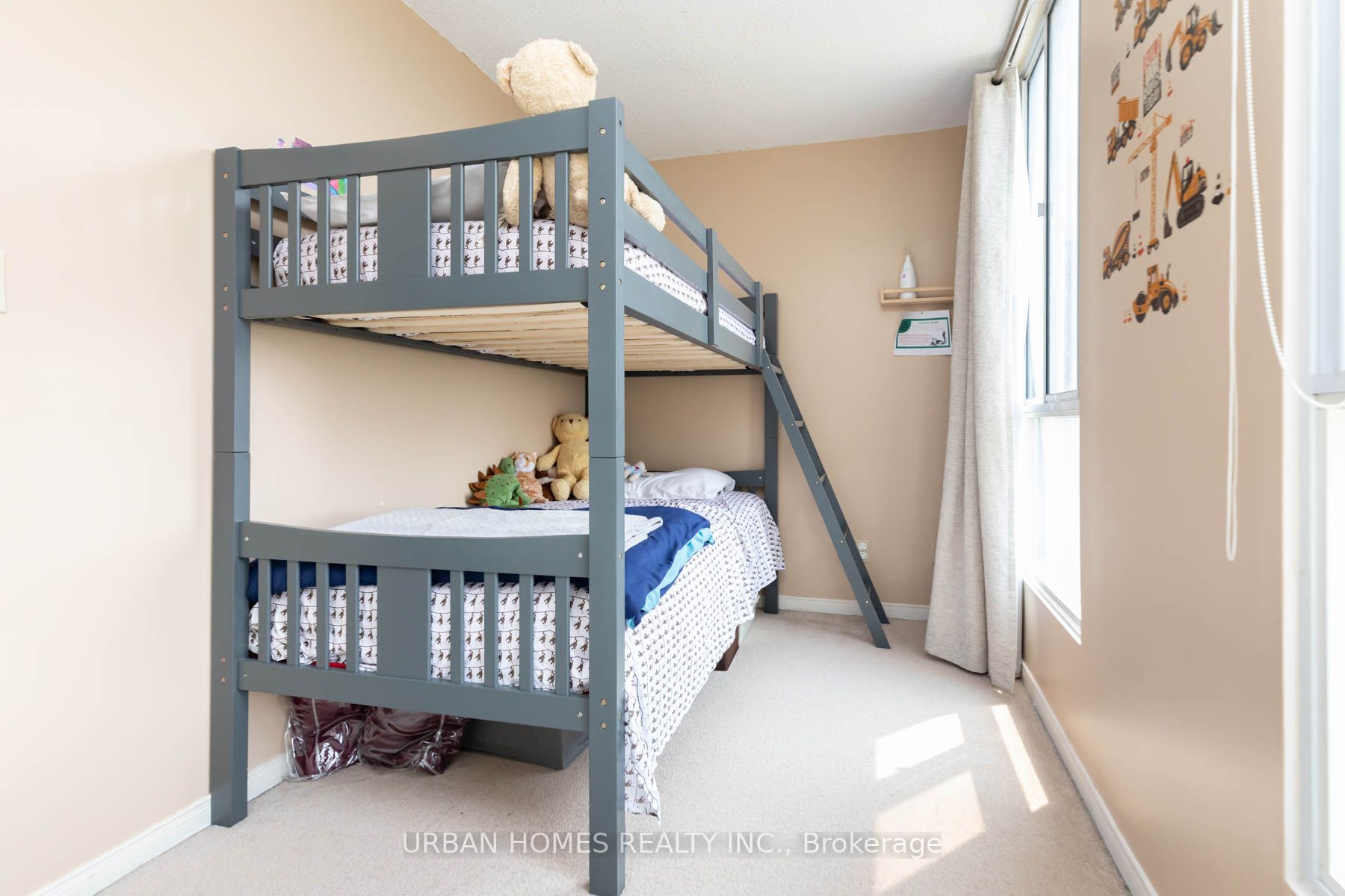 145 Hillcrest Ave, #803