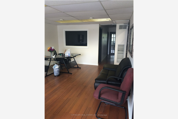 123 Dundas St, Mississauga