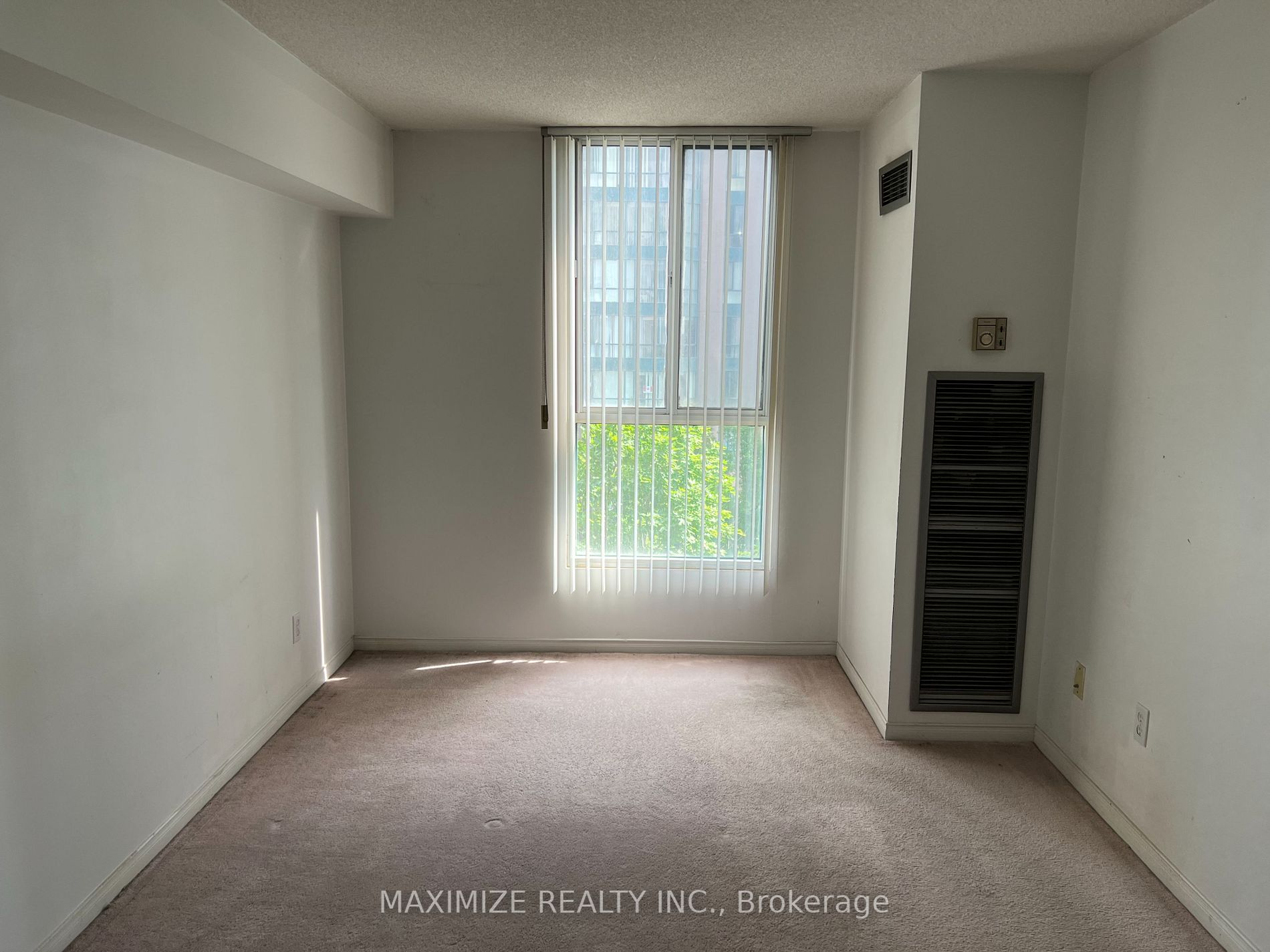 155 Hillcrest Avenue S #403