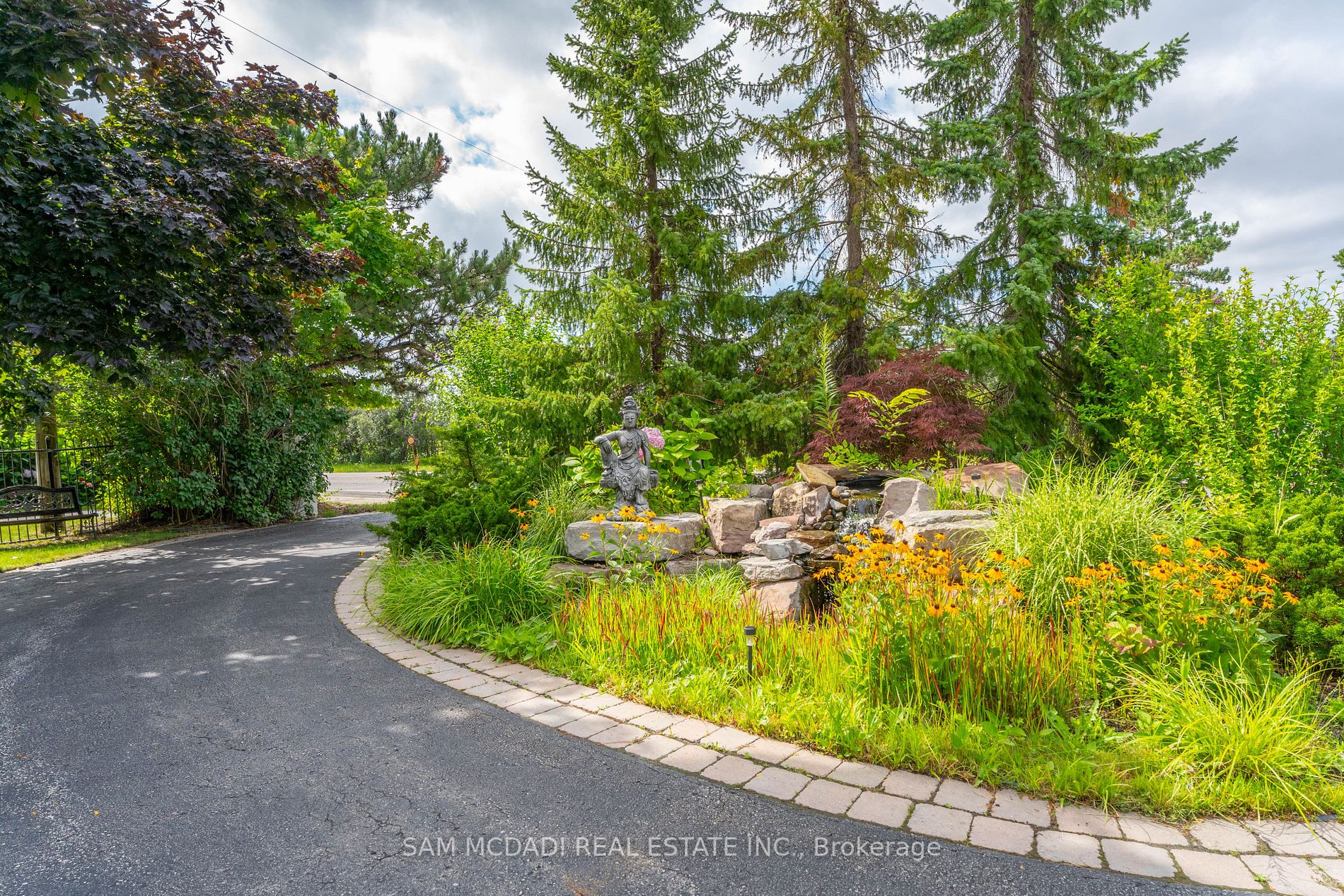 1894 Mississauga Road