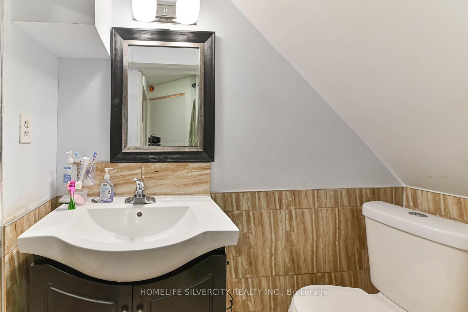 35 Faulkner Cres