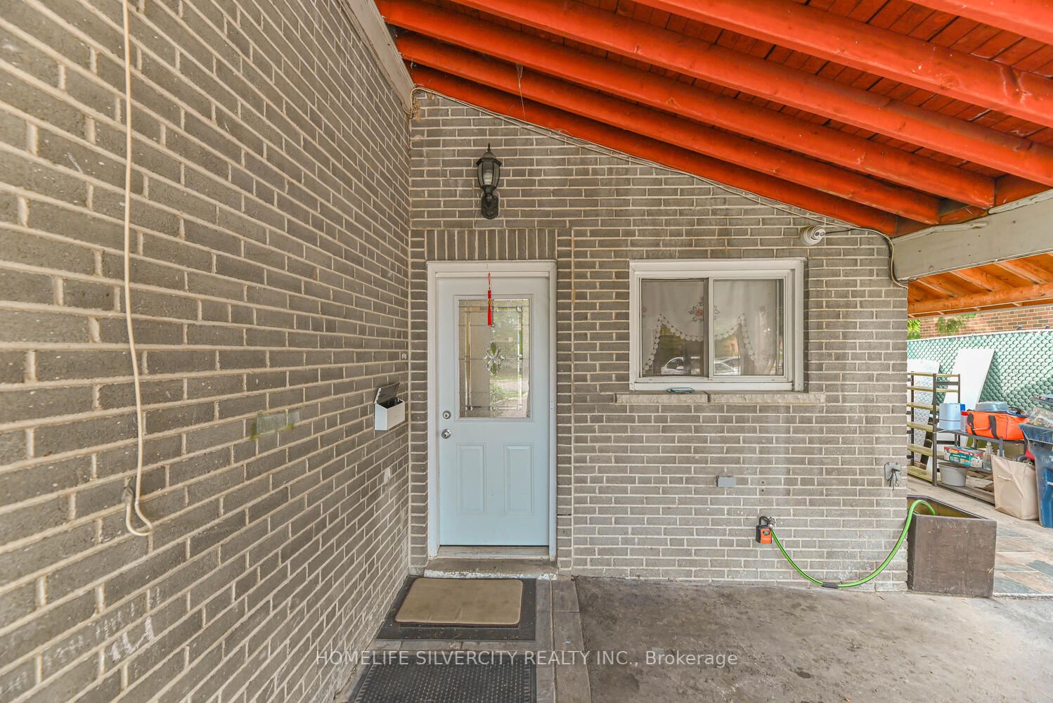 35 Faulkner Cres