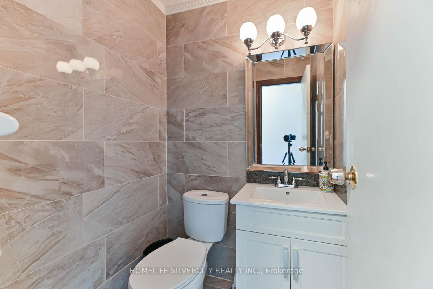 35 Faulkner Cres