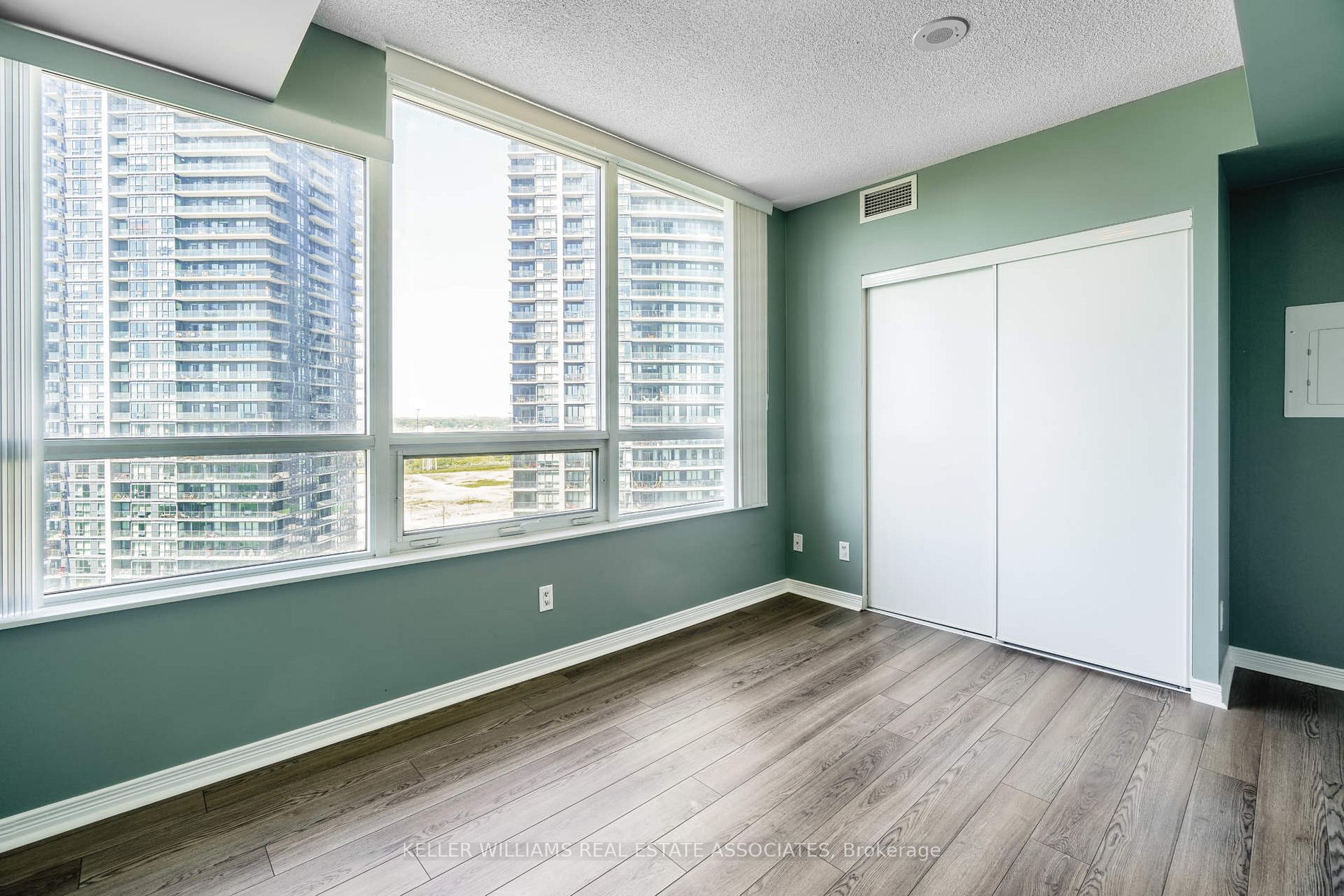2230 Lake Shore Boulevard W, #1705