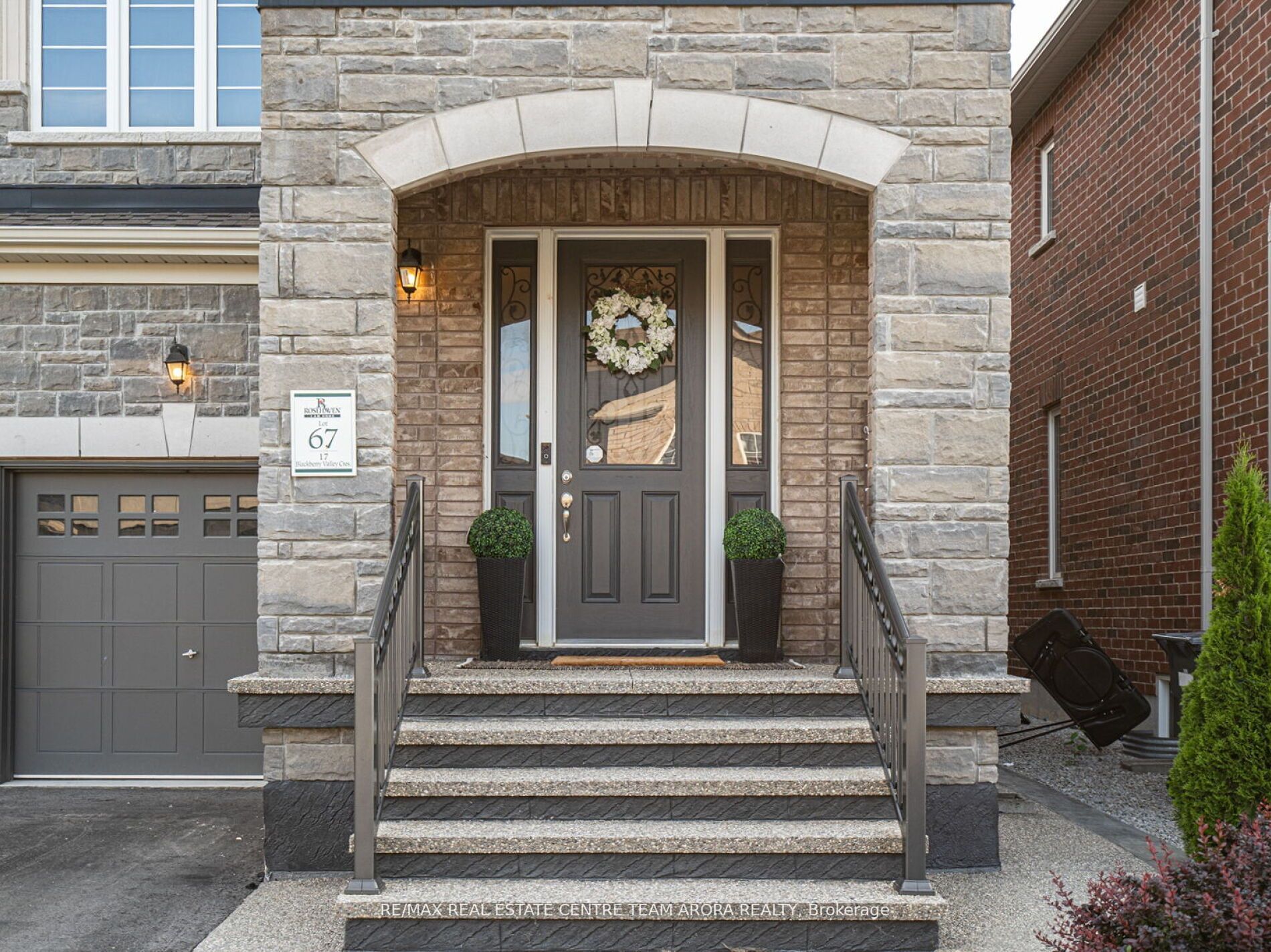 17 Blackberry Valley Crescent