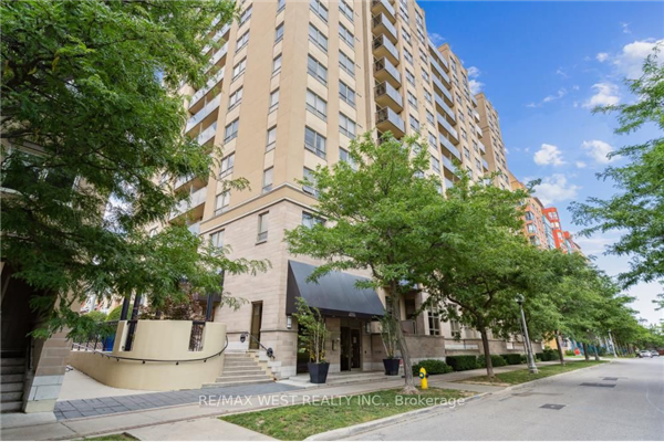 4 Elsinore Path, Toronto