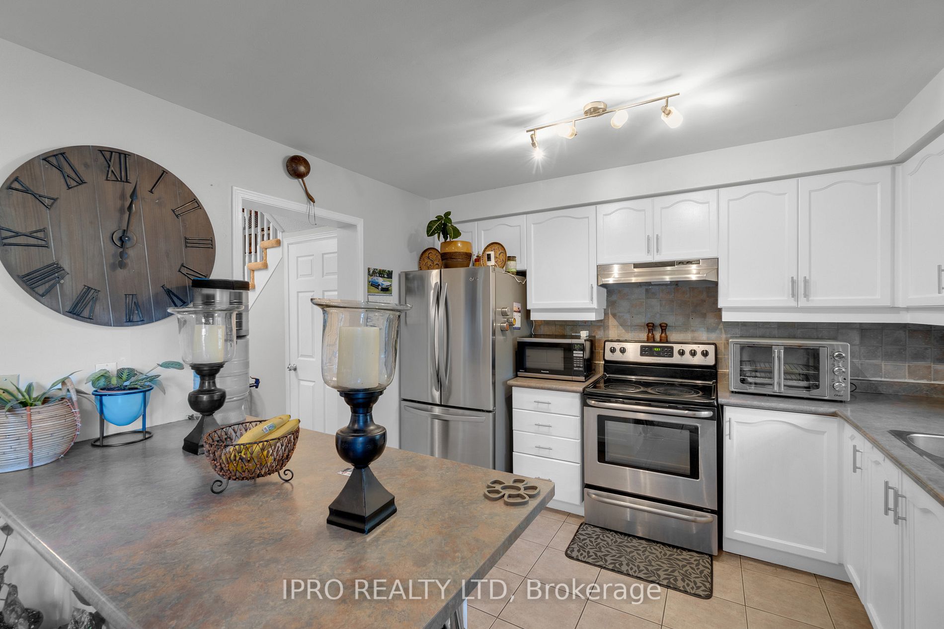 9900 Mclaughlin Rd N, #18